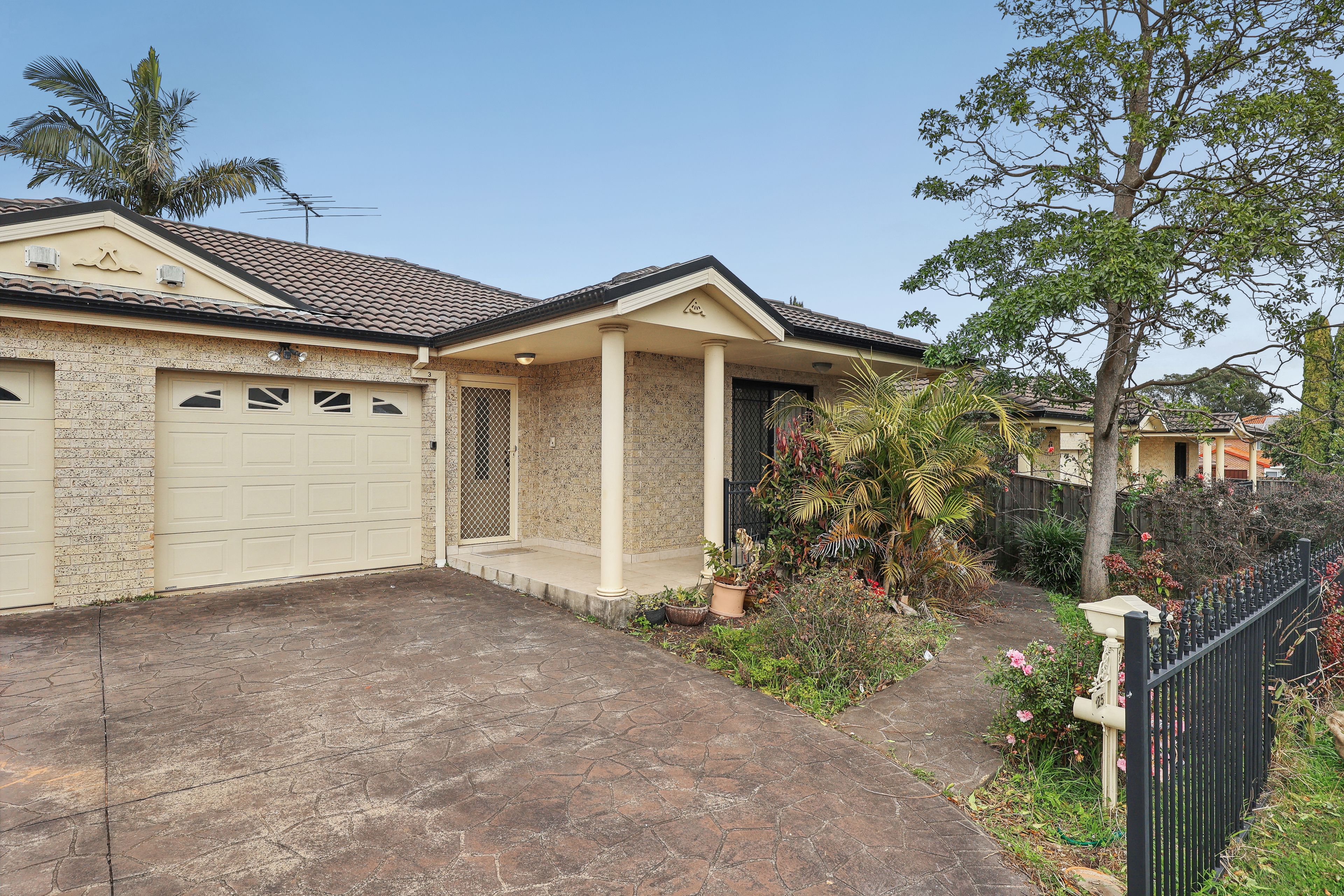 3/250 Harrow Road, Glenfield, NSW 2167