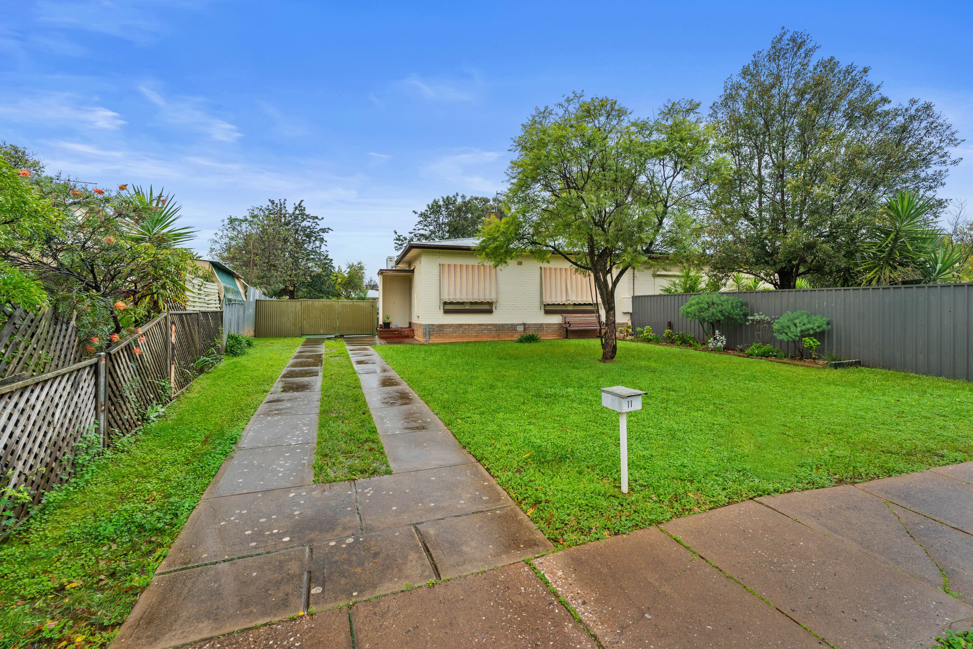 11 Knowles Road, Elizabeth Vale, SA 5112