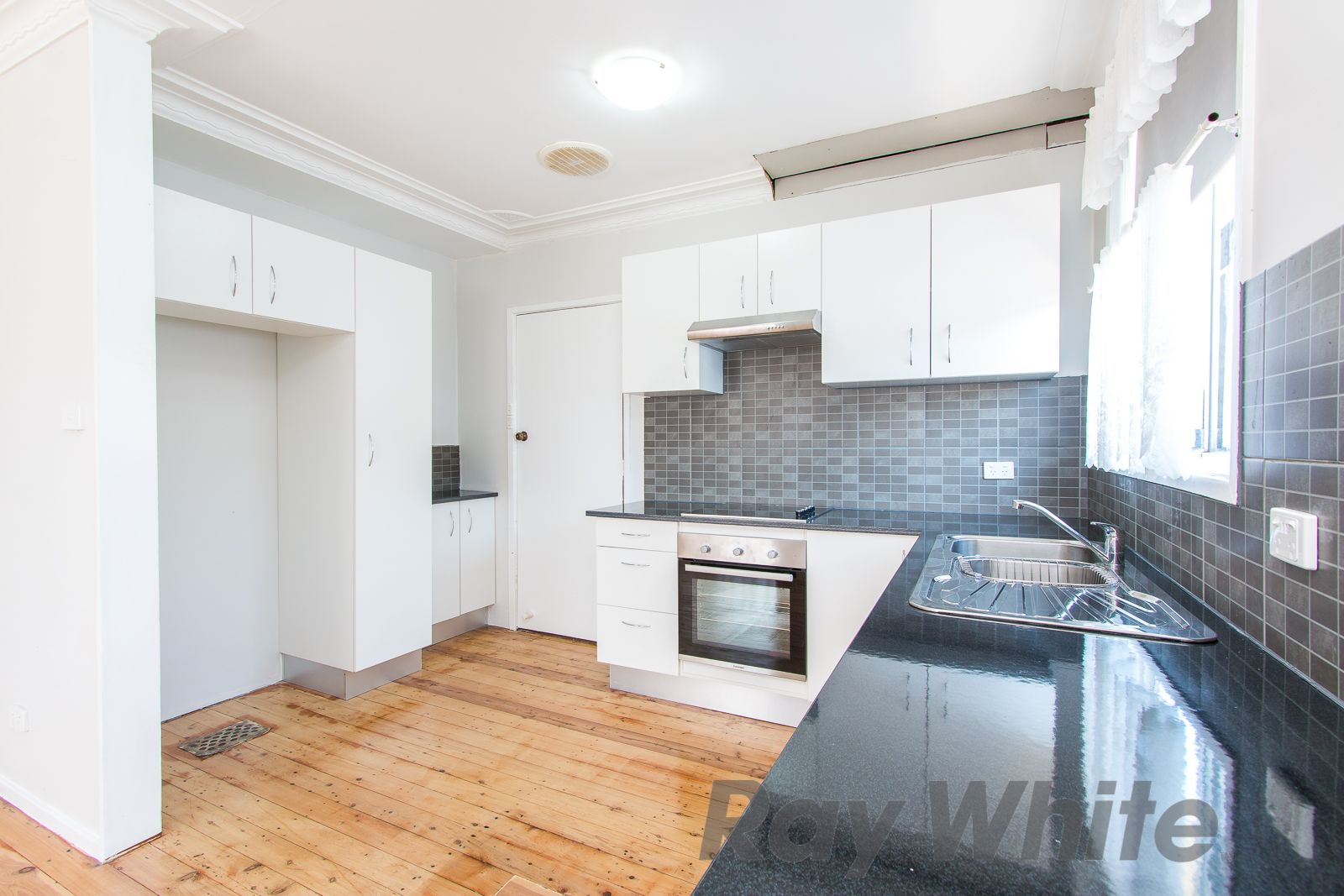 22 Conmurra Circuit, Shortland, NSW 2307