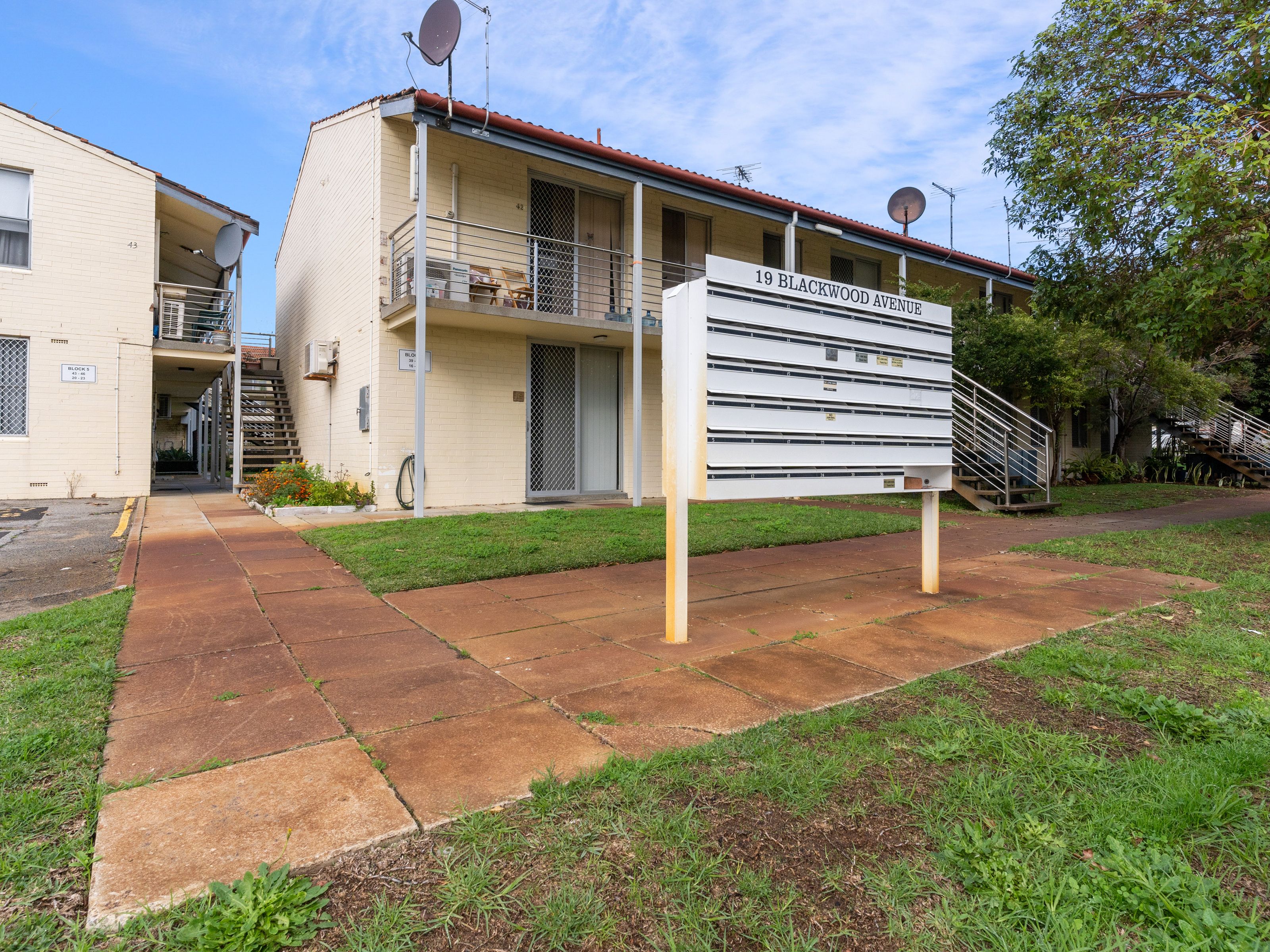 23/19 BLACKWOOD Avenue — photo 10 of 12