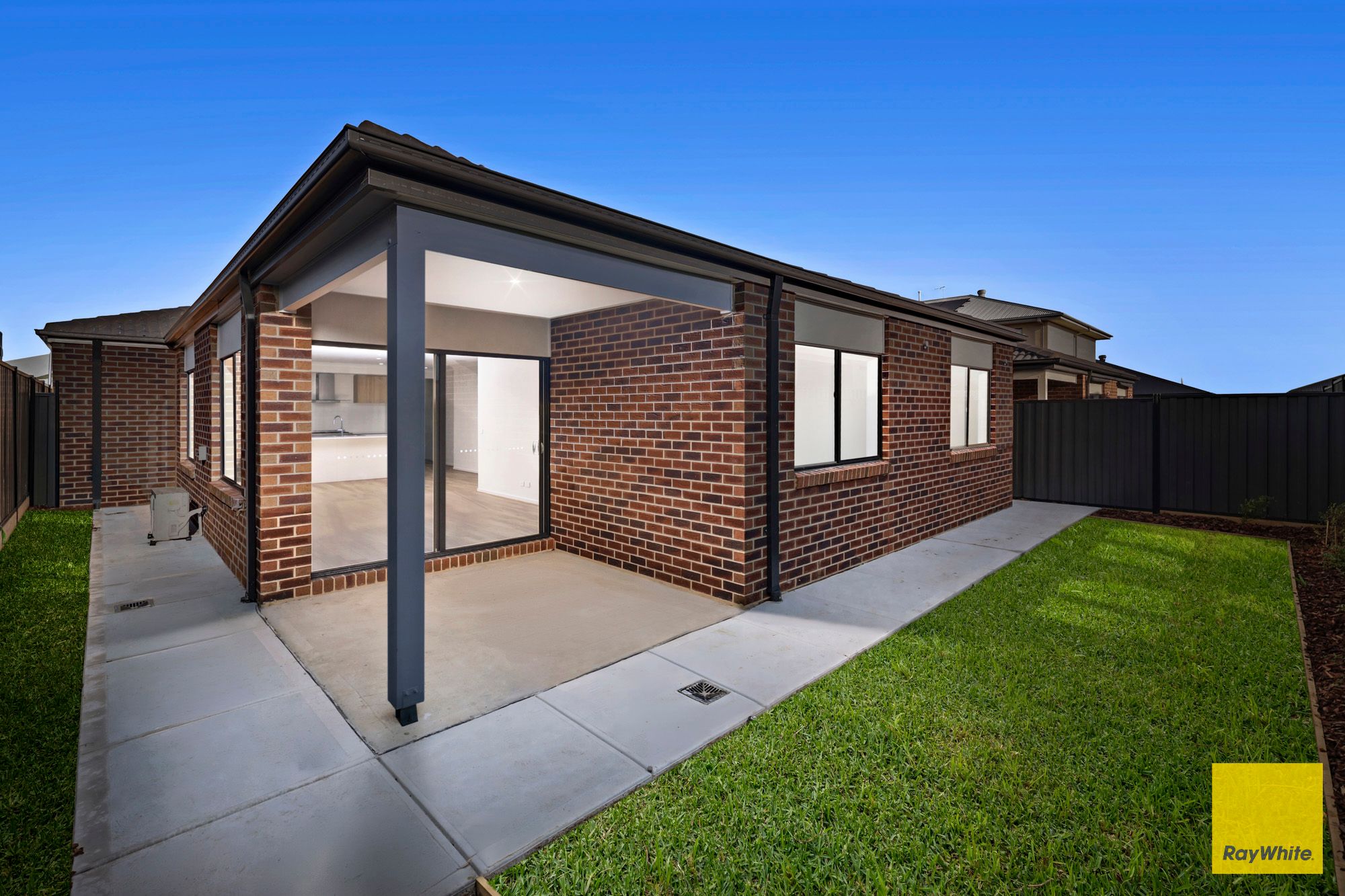 4 Pyrus Crescent — photo 14 of 15