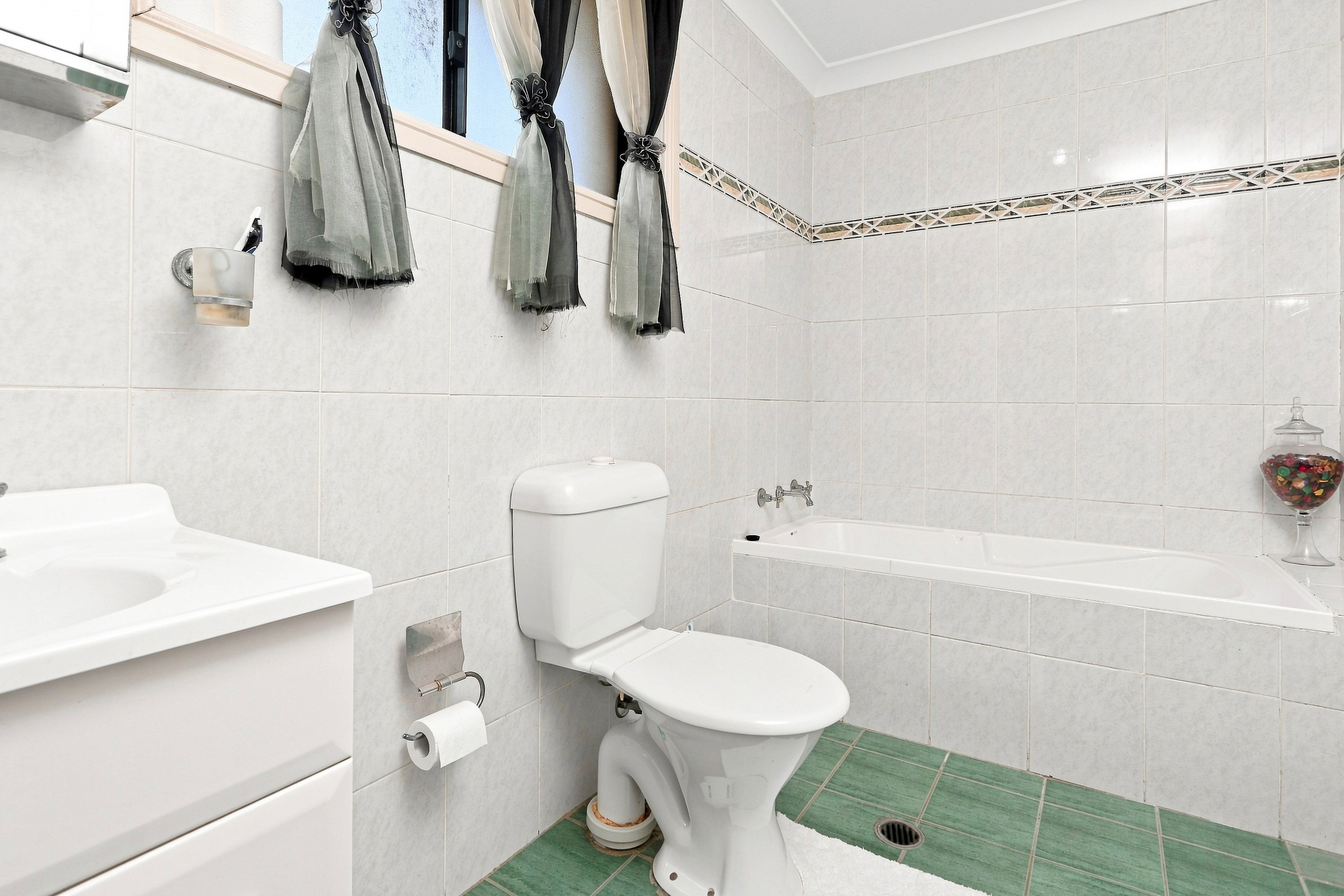 33 Oramzi Road — photo 9 of 12