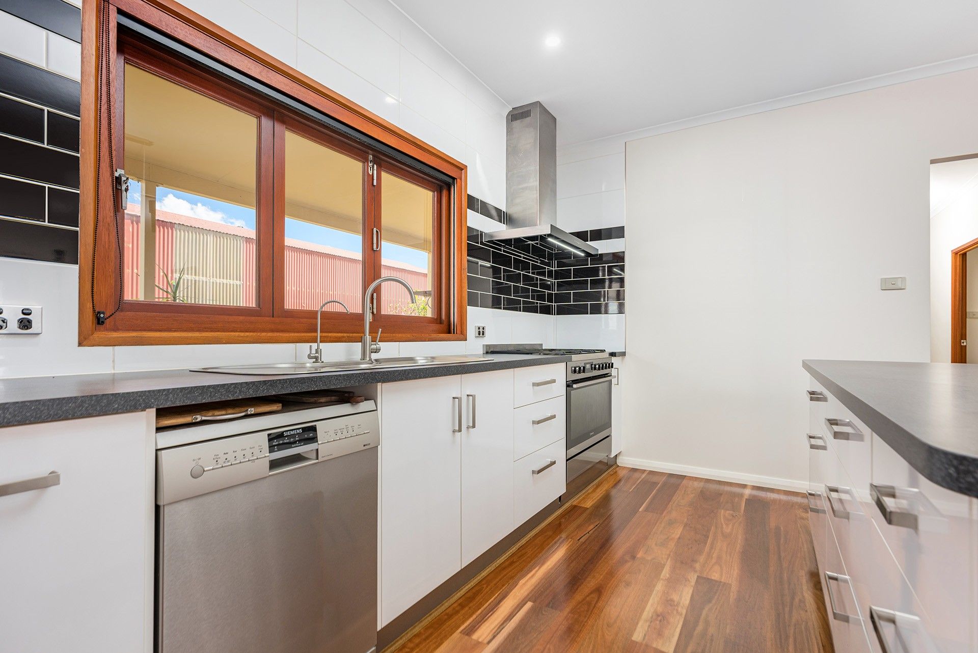 25 Harney Street — photo 7 of 28