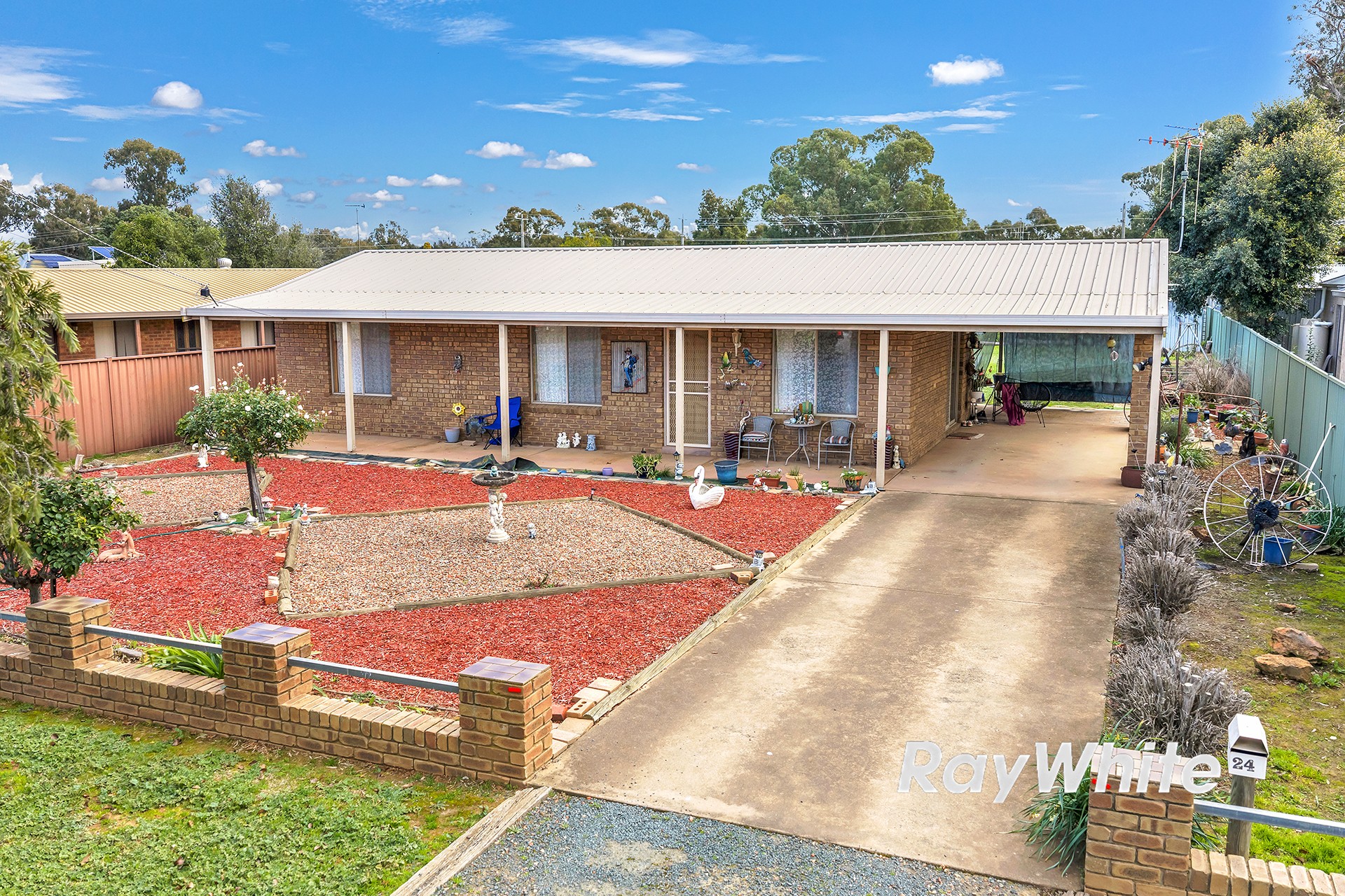 24 Baynes Street, Rochester, VIC 3561