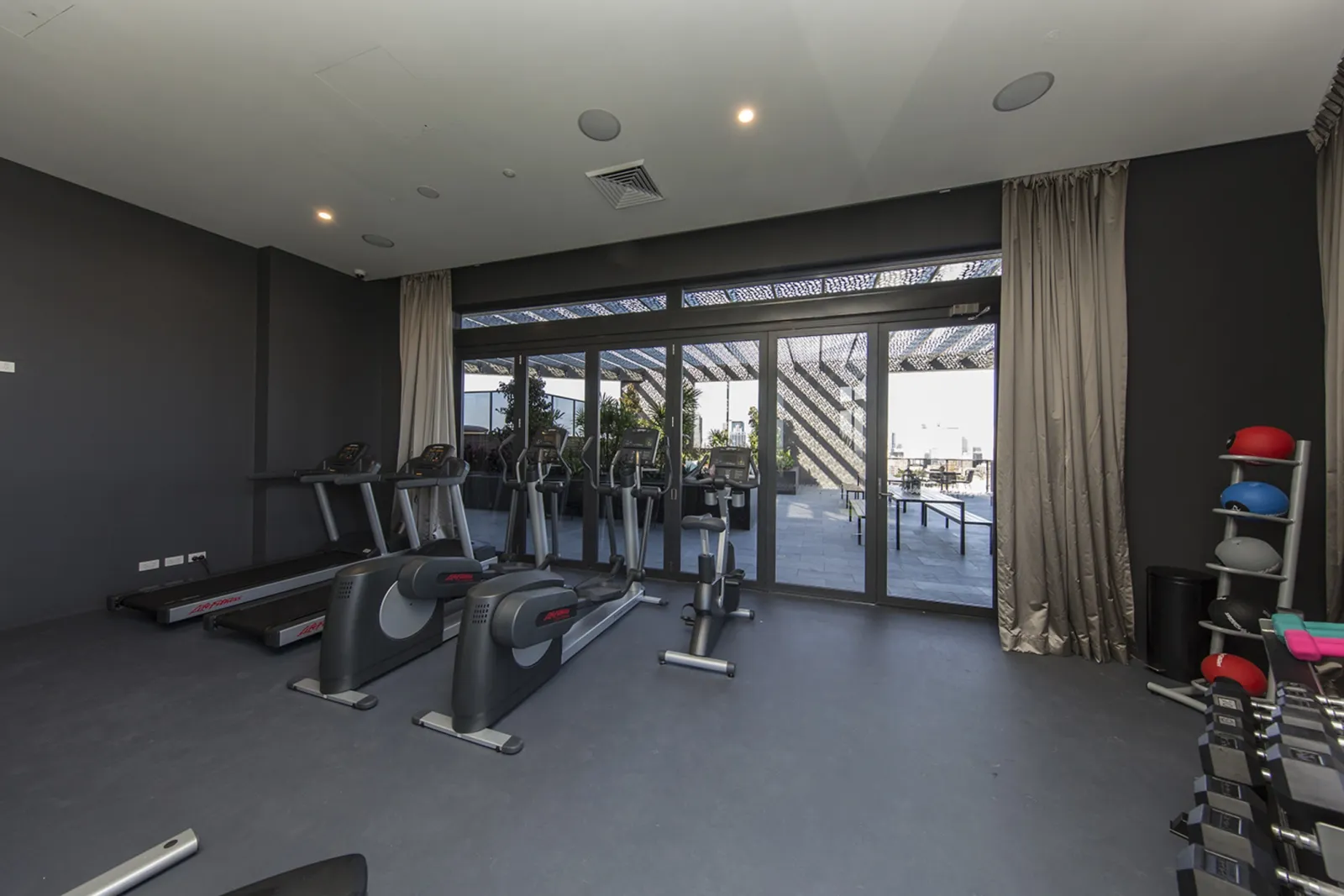 1211/4 Edmondstone Street, South Brisbane