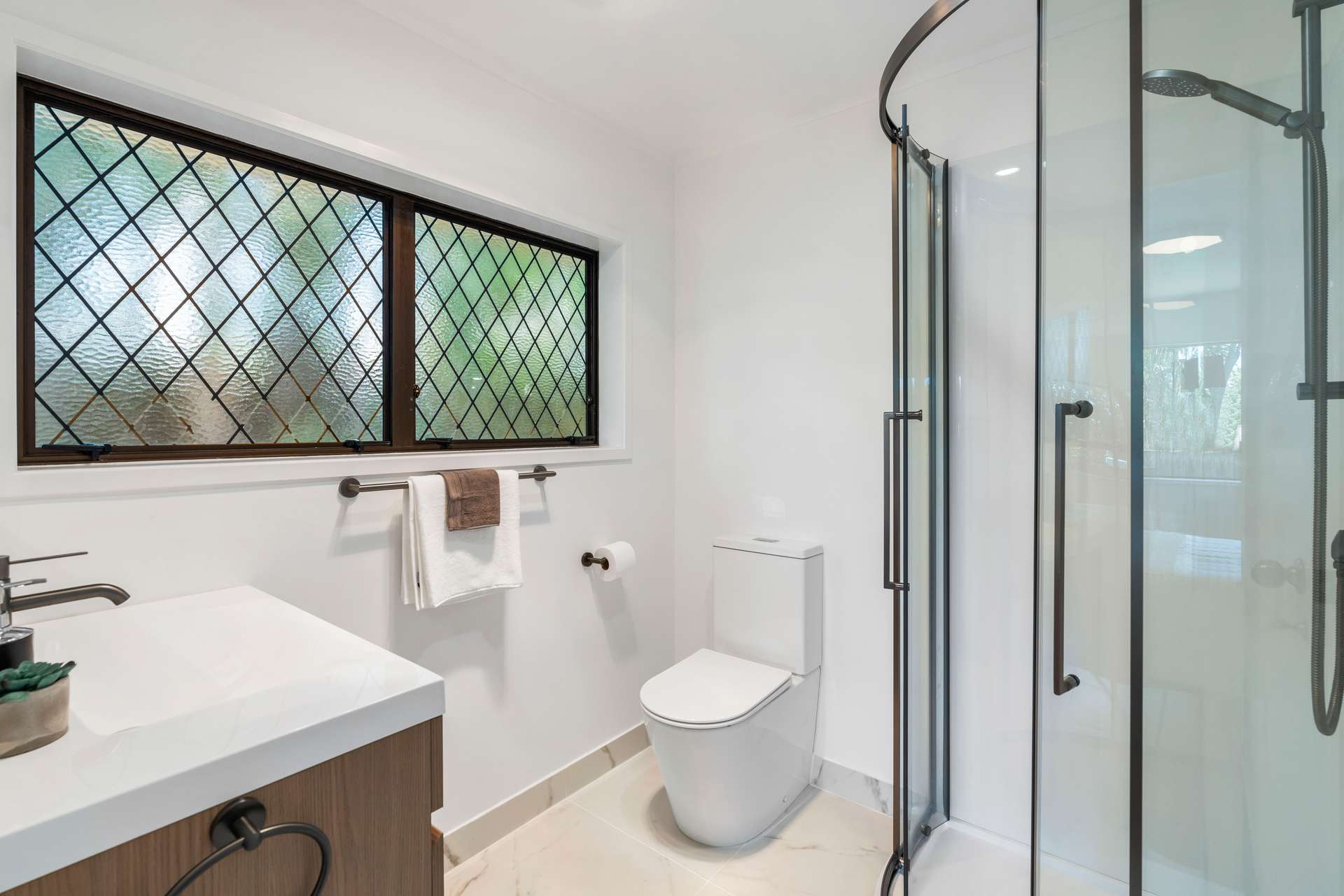 1 Marine Lane photo 10