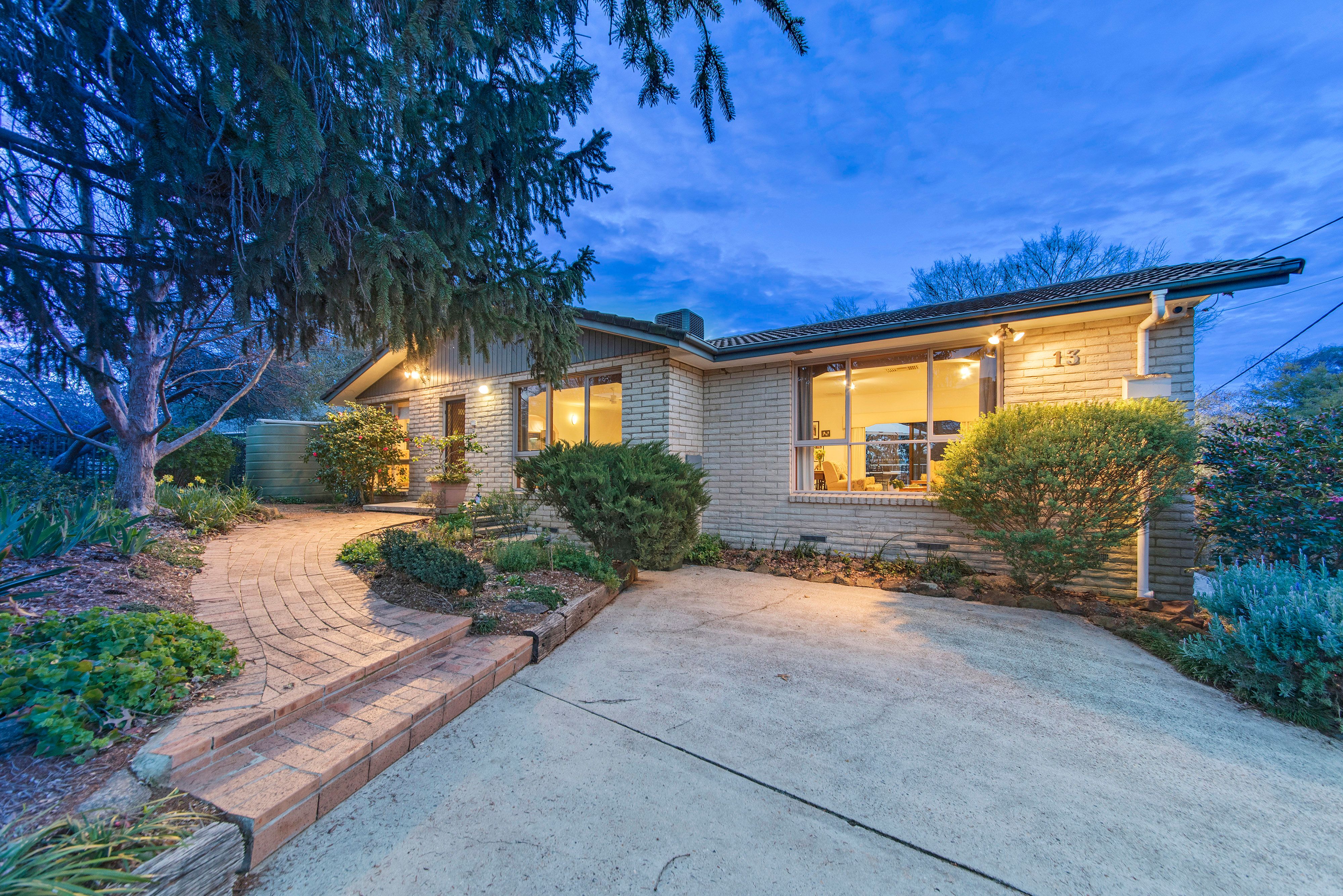 13 Smith Street, Weetangera ACT 2614