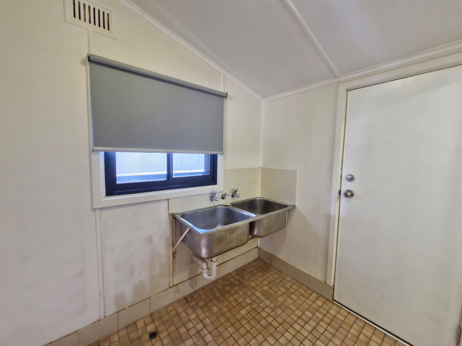 48 Roberts Street — photo 24 of 30