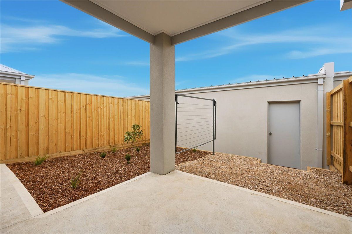 6 Ellis Drive — photo 8 of 9