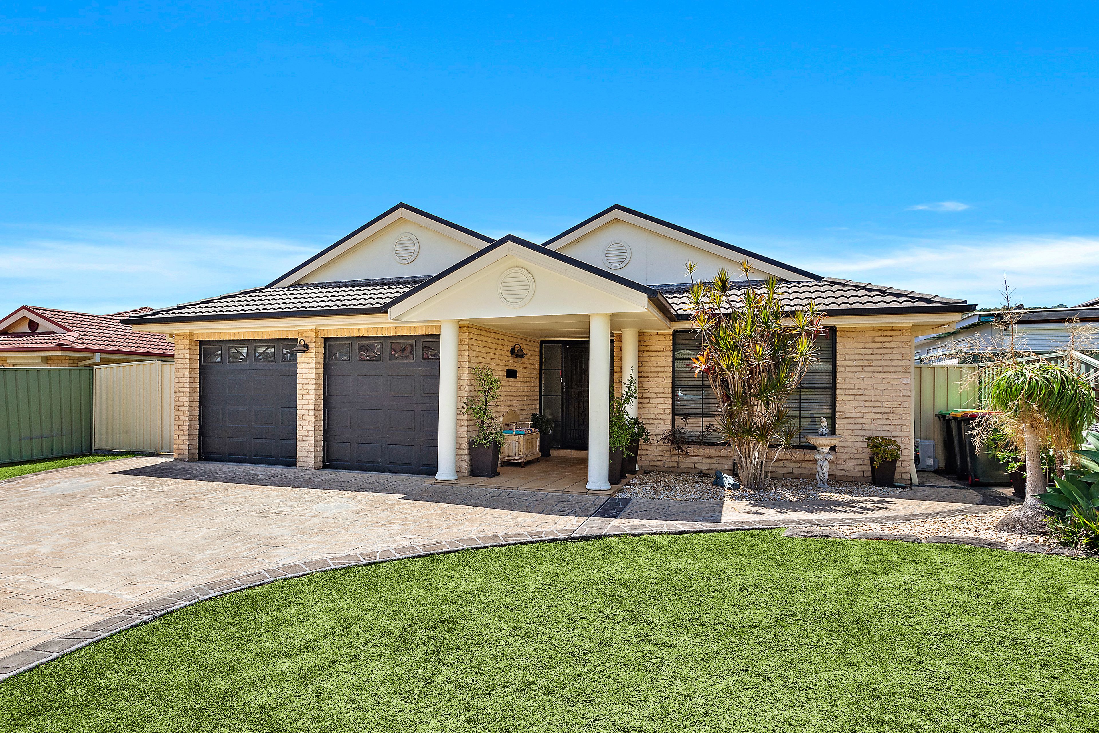 6 Avon Close
