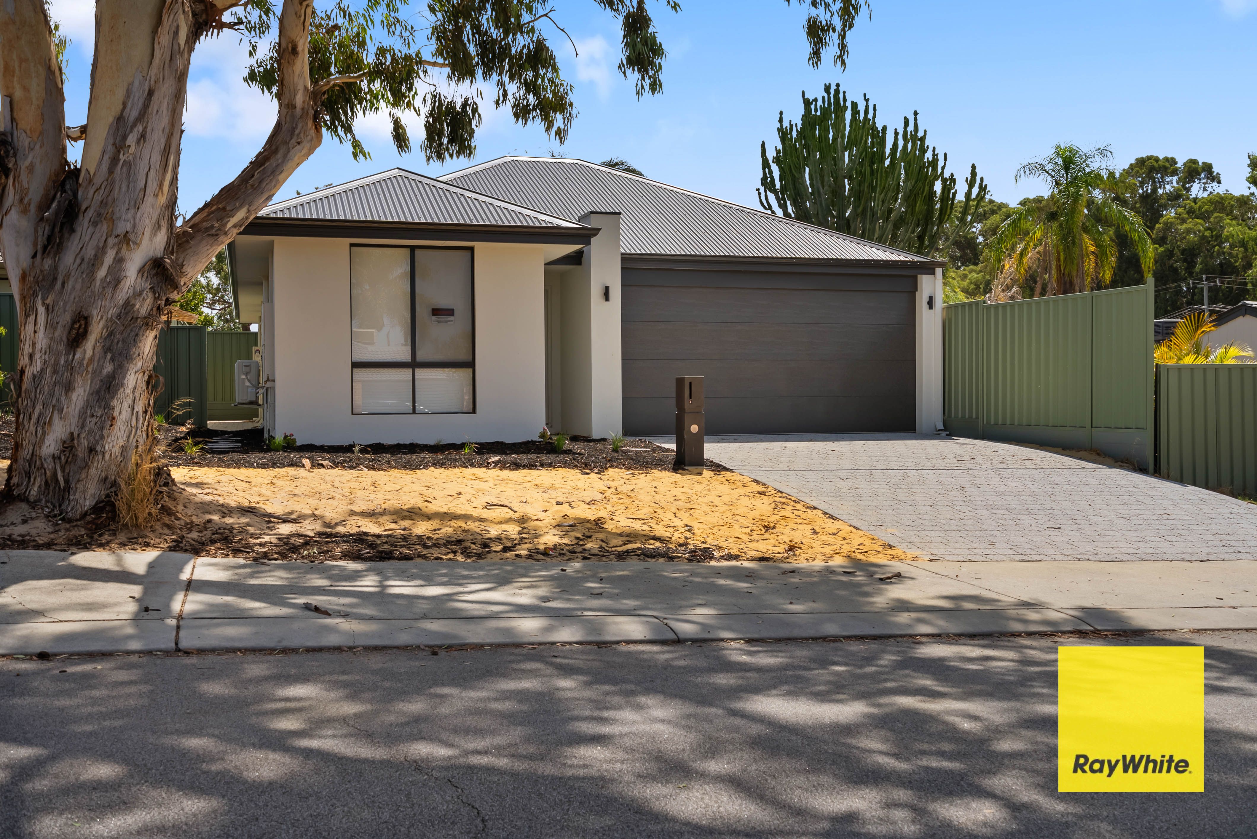 2 Farrer Place, Thornlie, WA 6108