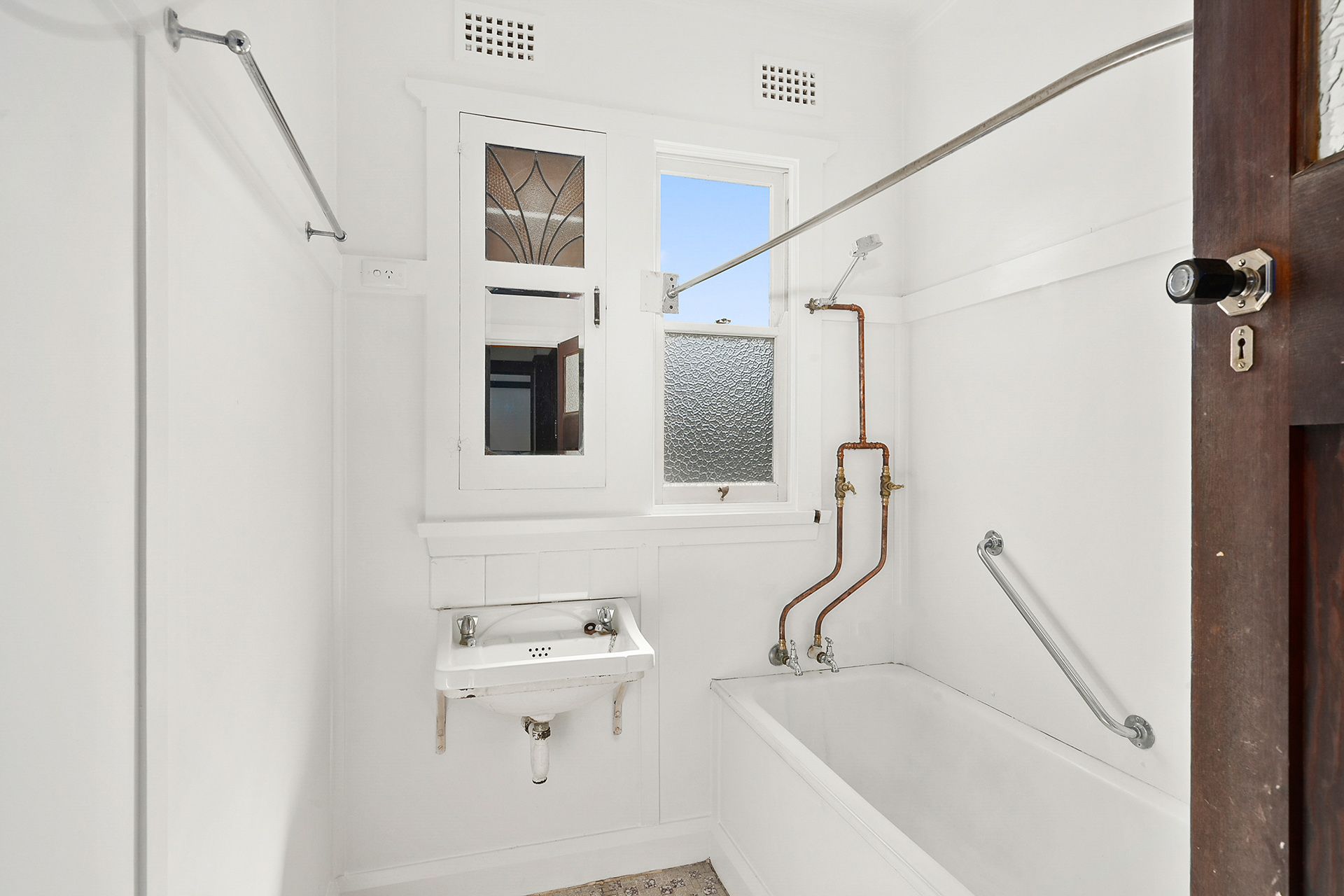 26, 26a-26b Waite Street — photo 7 of 13
