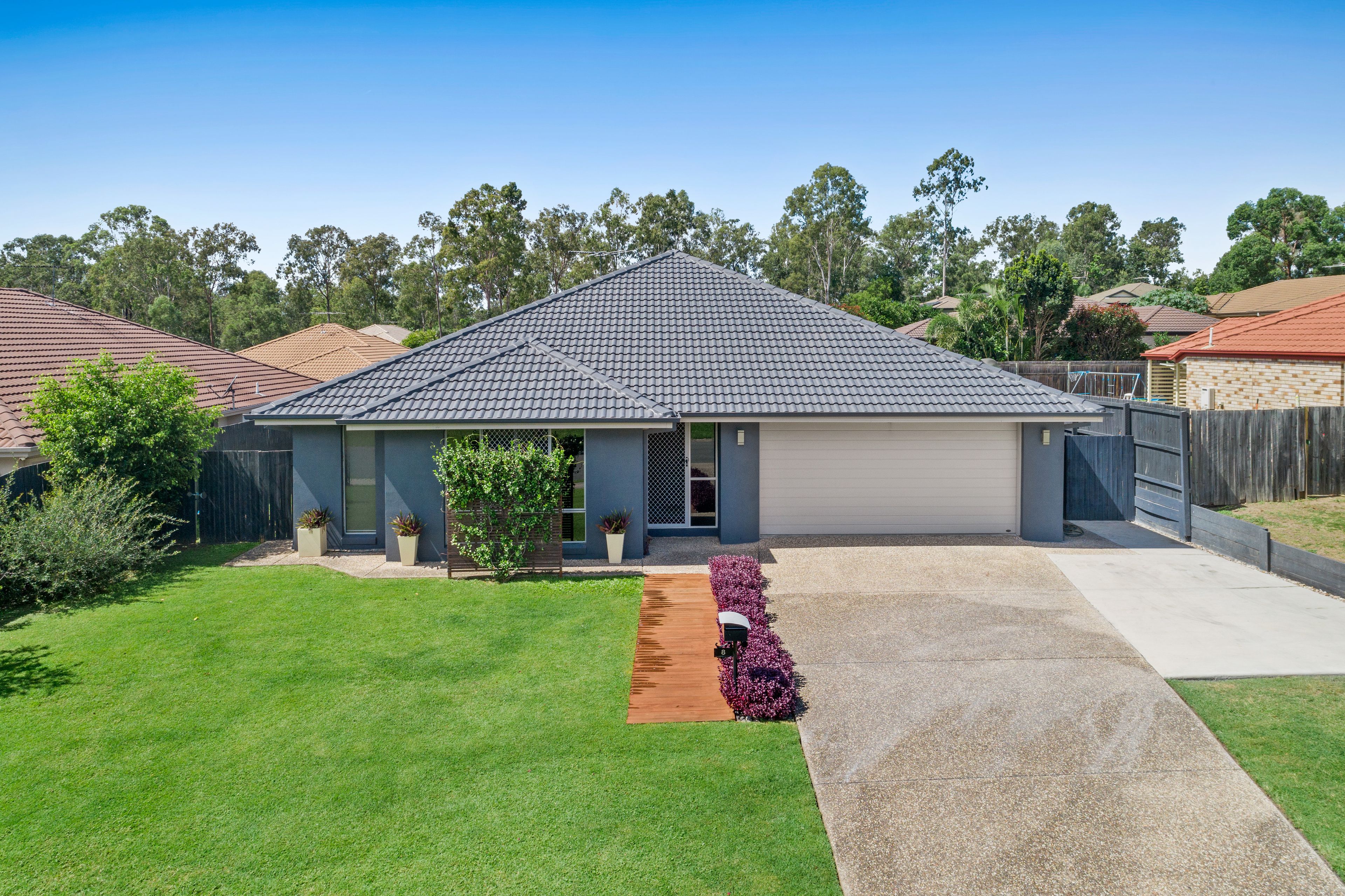 8 Sunrise Place, FLAGSTONE, QLD 4280