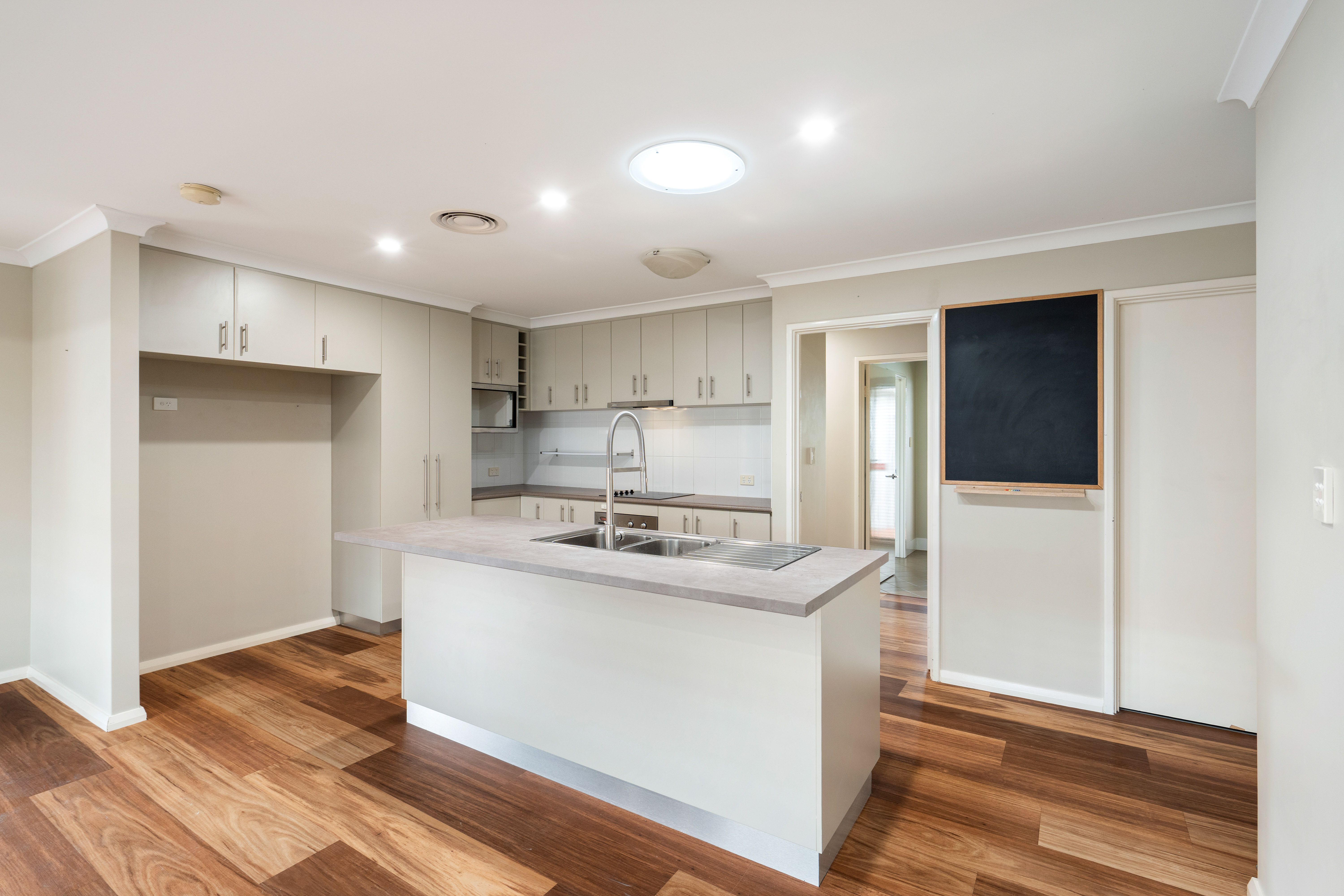2/90 Seymour Street — photo 5 of 20