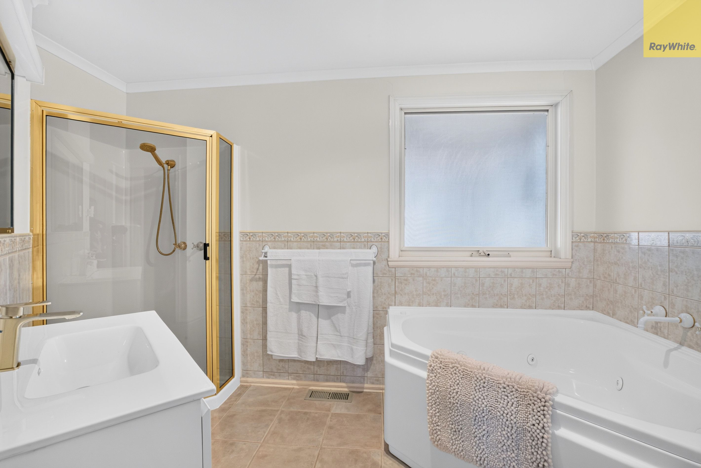 17 Manning Boulevard — photo 10 of 19