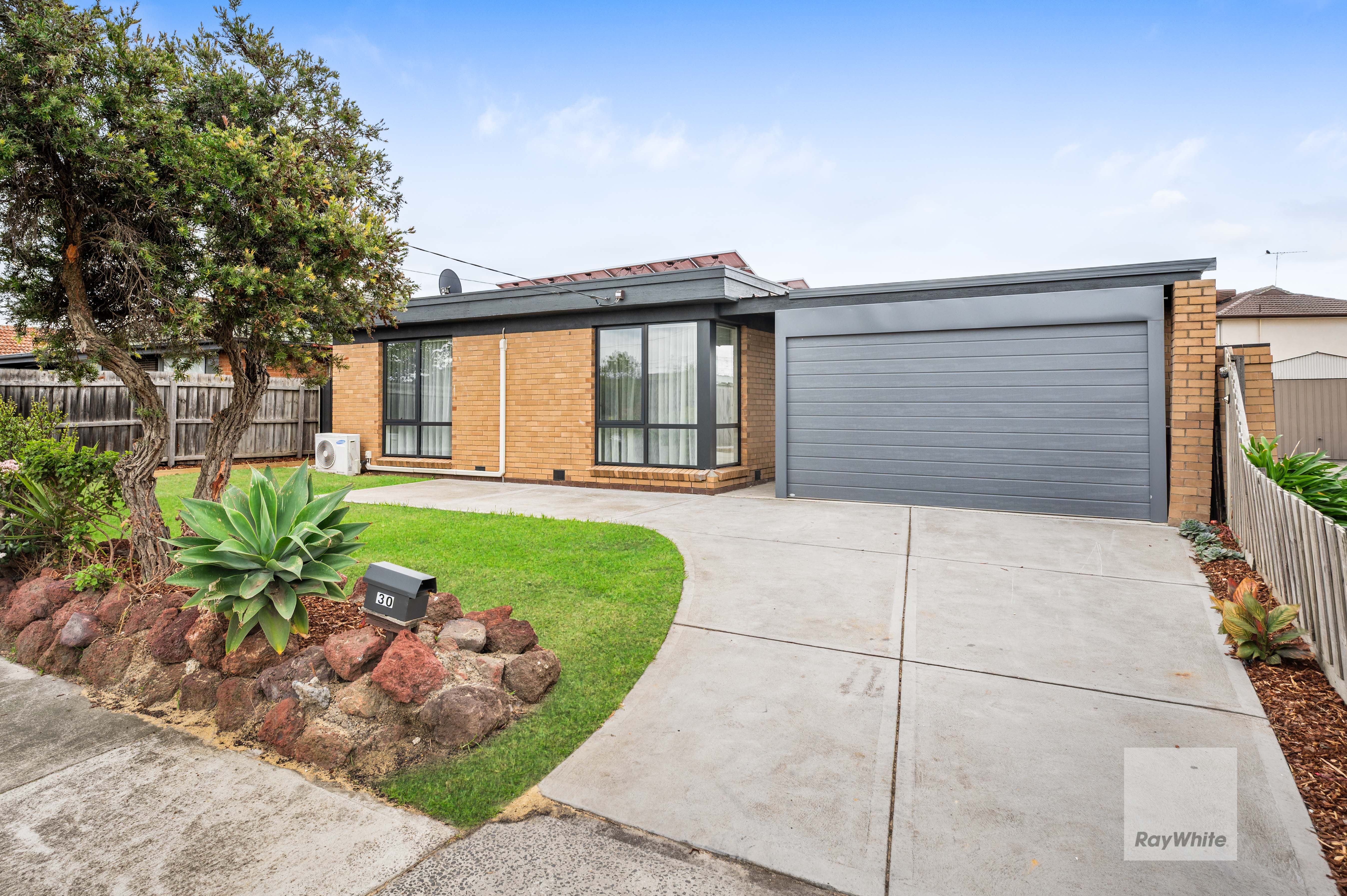 30 Koonalda Road, Gladstone Park VIC 3043