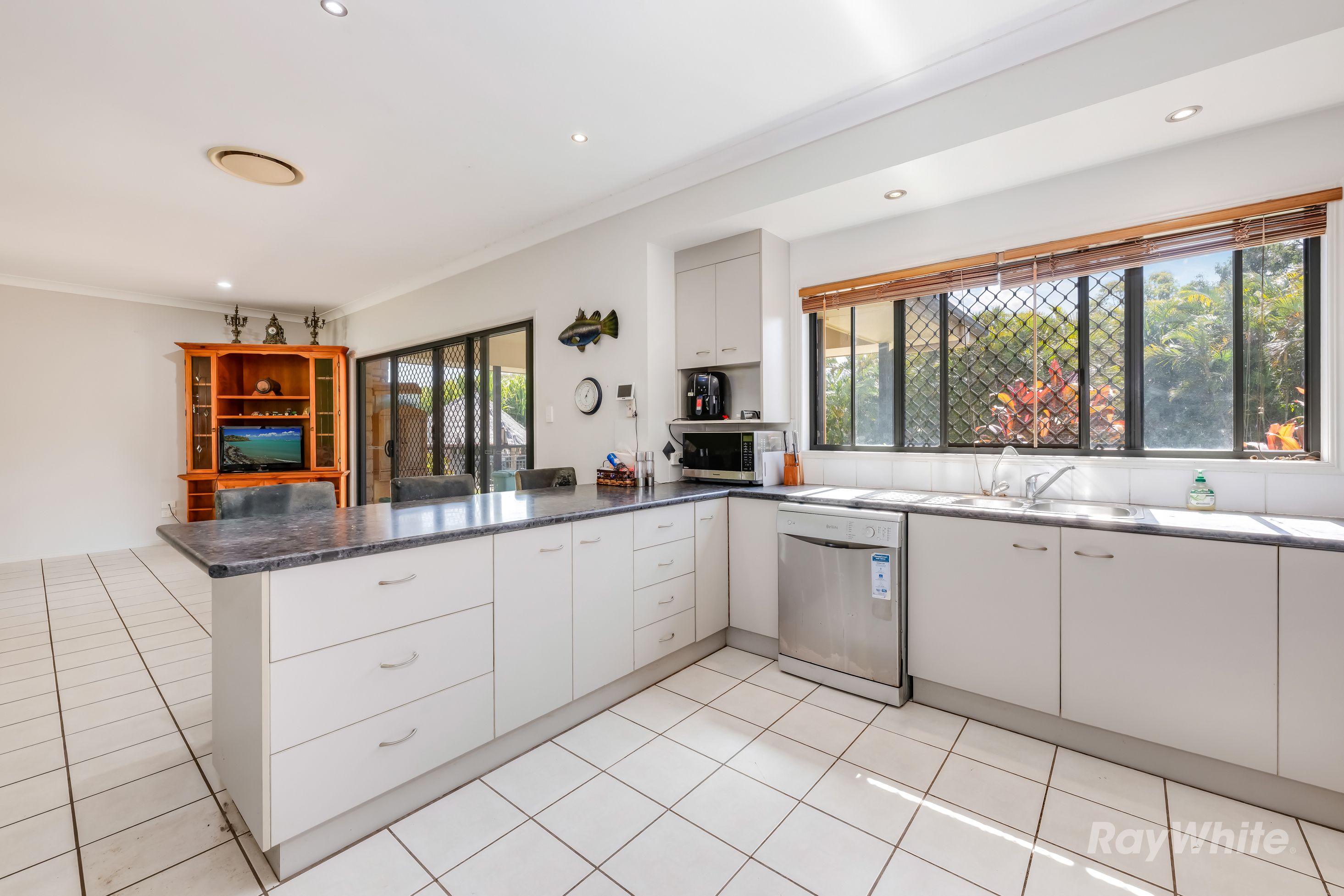 13 Raewood Close — photo 12 of 30