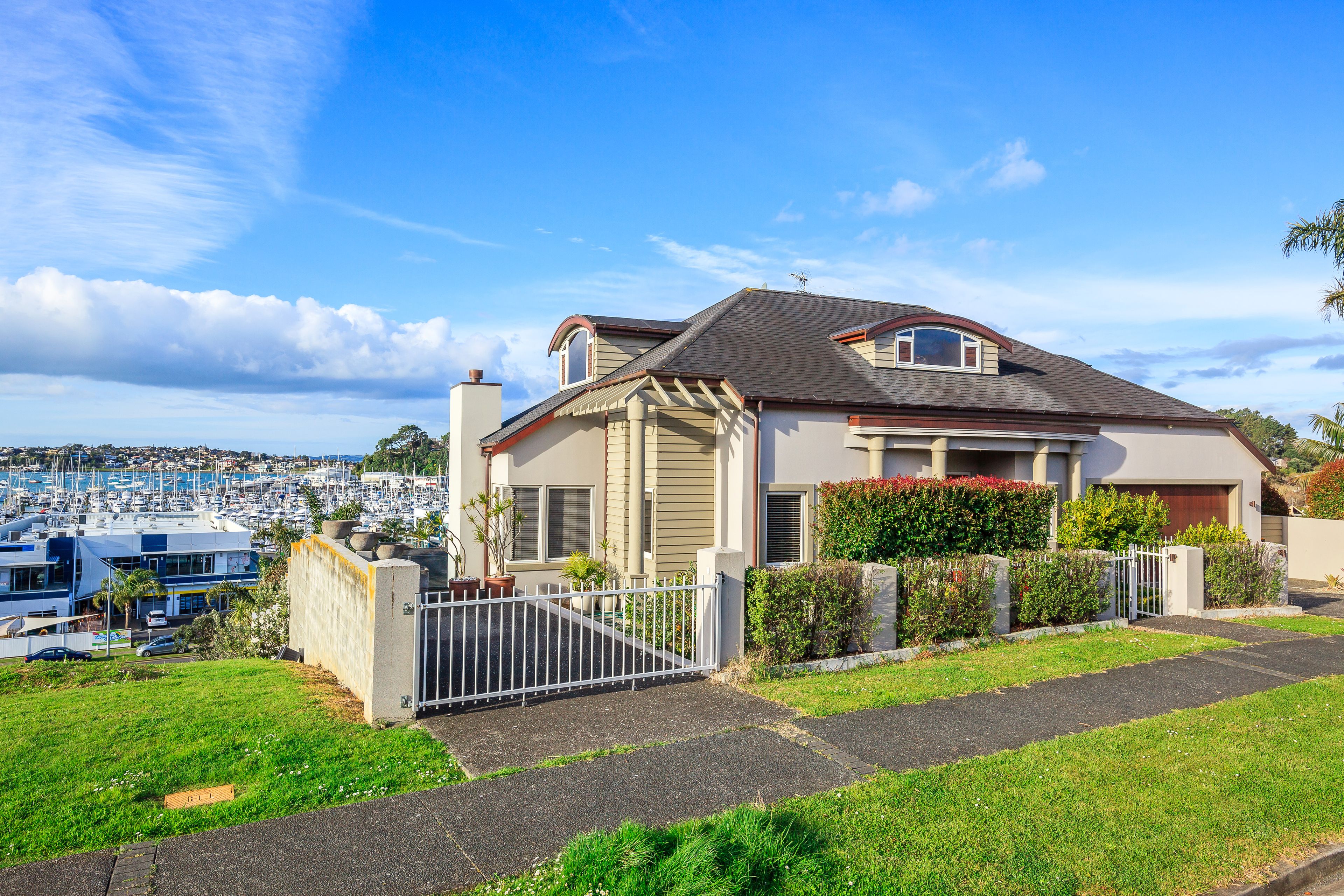 72 Compass Point Way, Half Moon Bay, Manukau City
