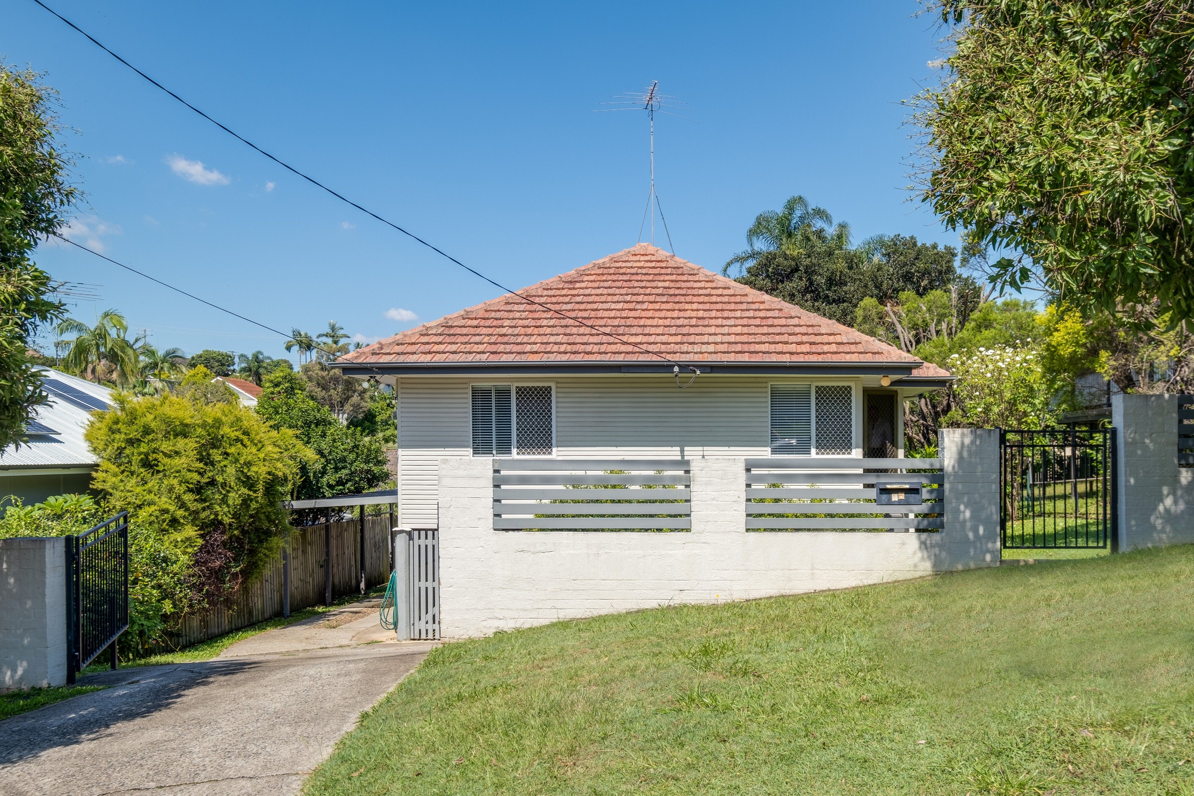 15 Oakfield Street, Mount Gravatt East QLD 4122
