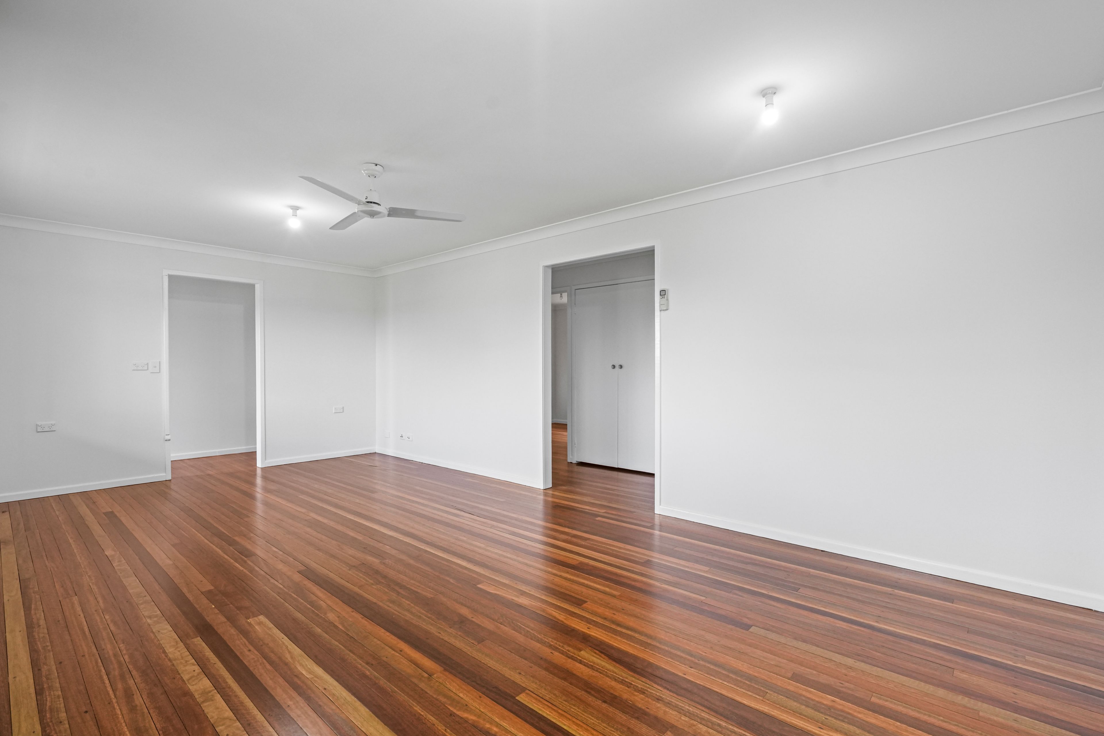 9 Laura Court — photo 2 of 18