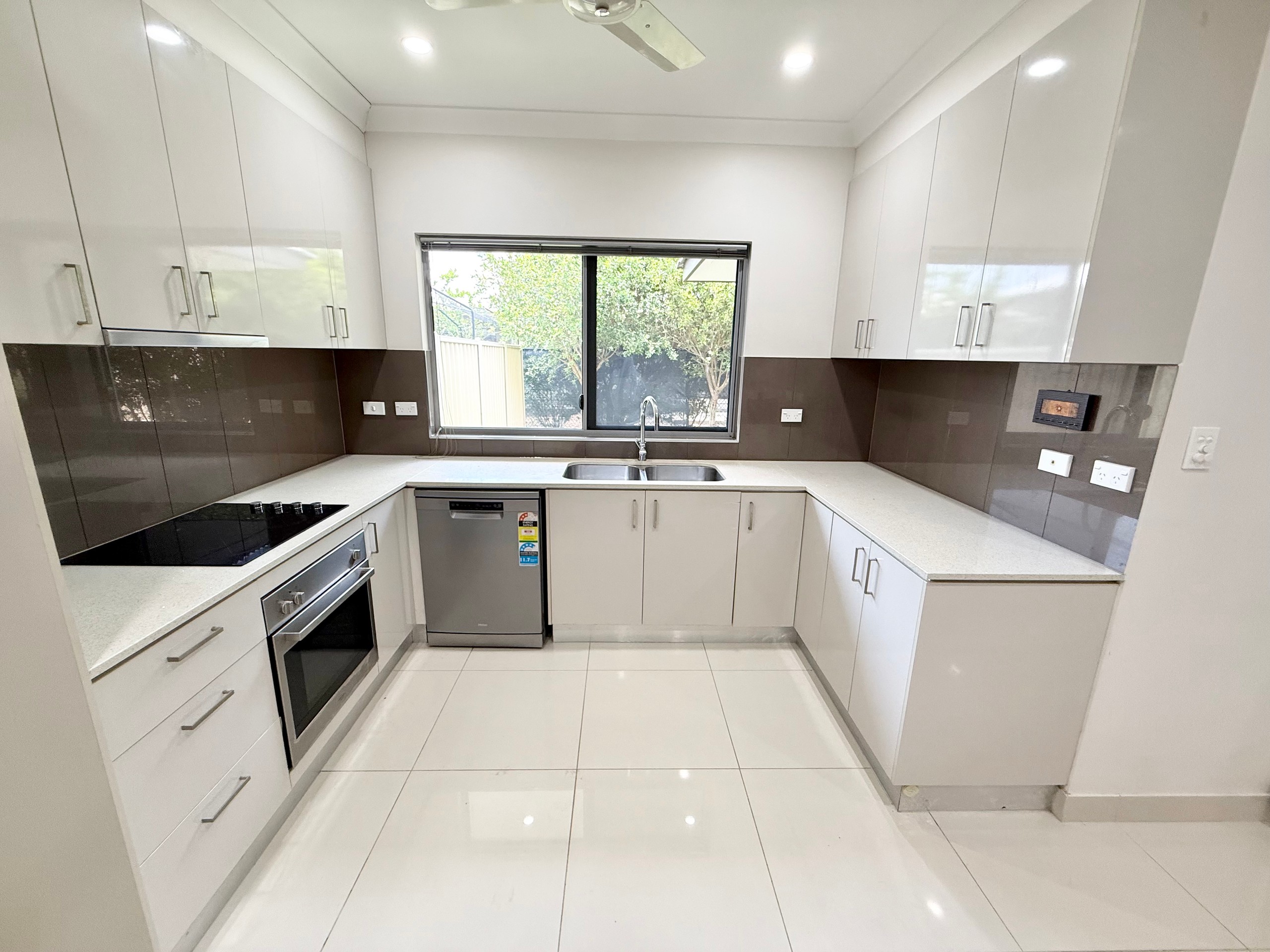 2/11 Gumimba Crescent, Lyons, NT 0810