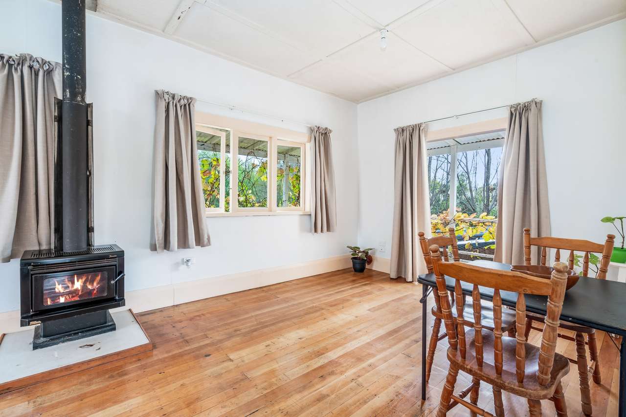 8 Mountain View Road, Hikurangi, Whangarei District Real Estate Ray