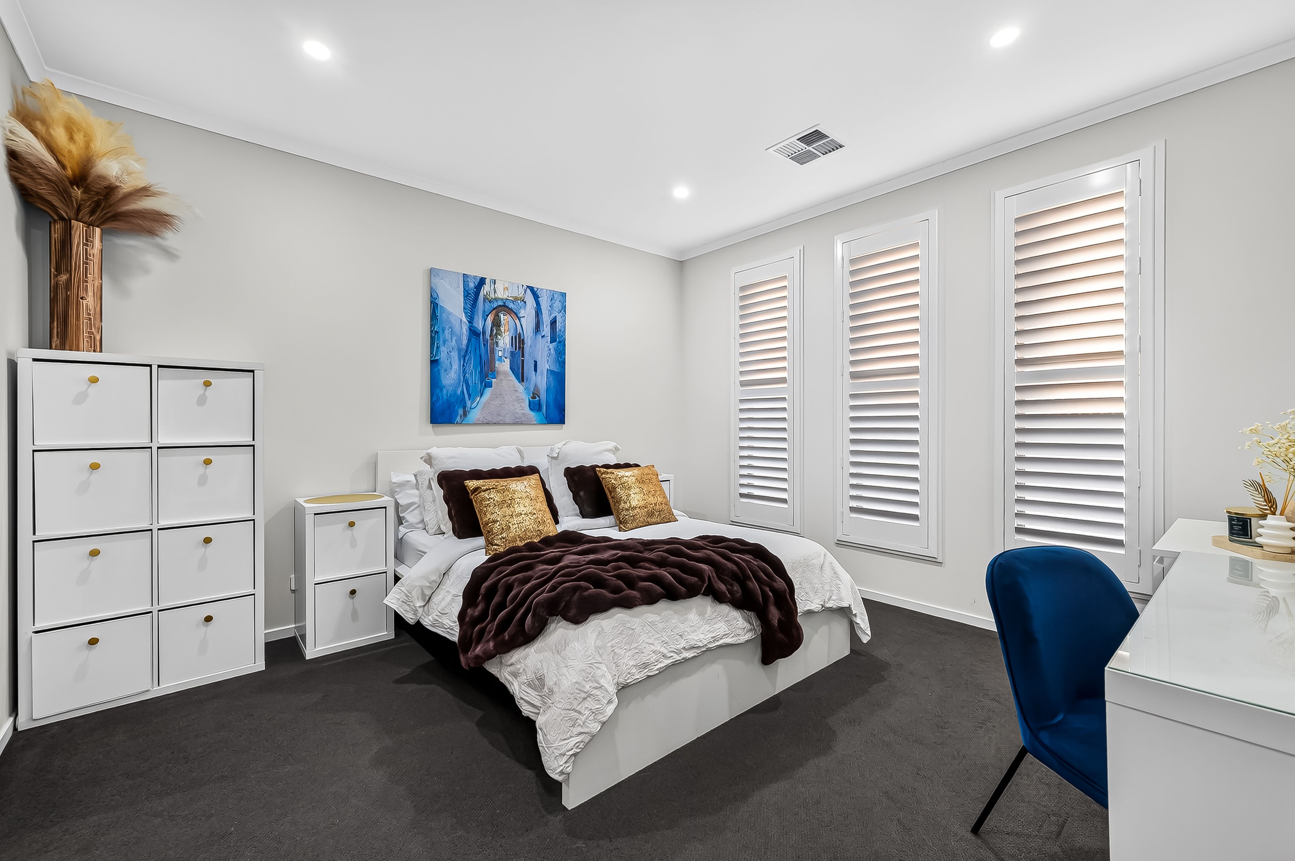 13 Ogilvy Road — photo 3 of 19
