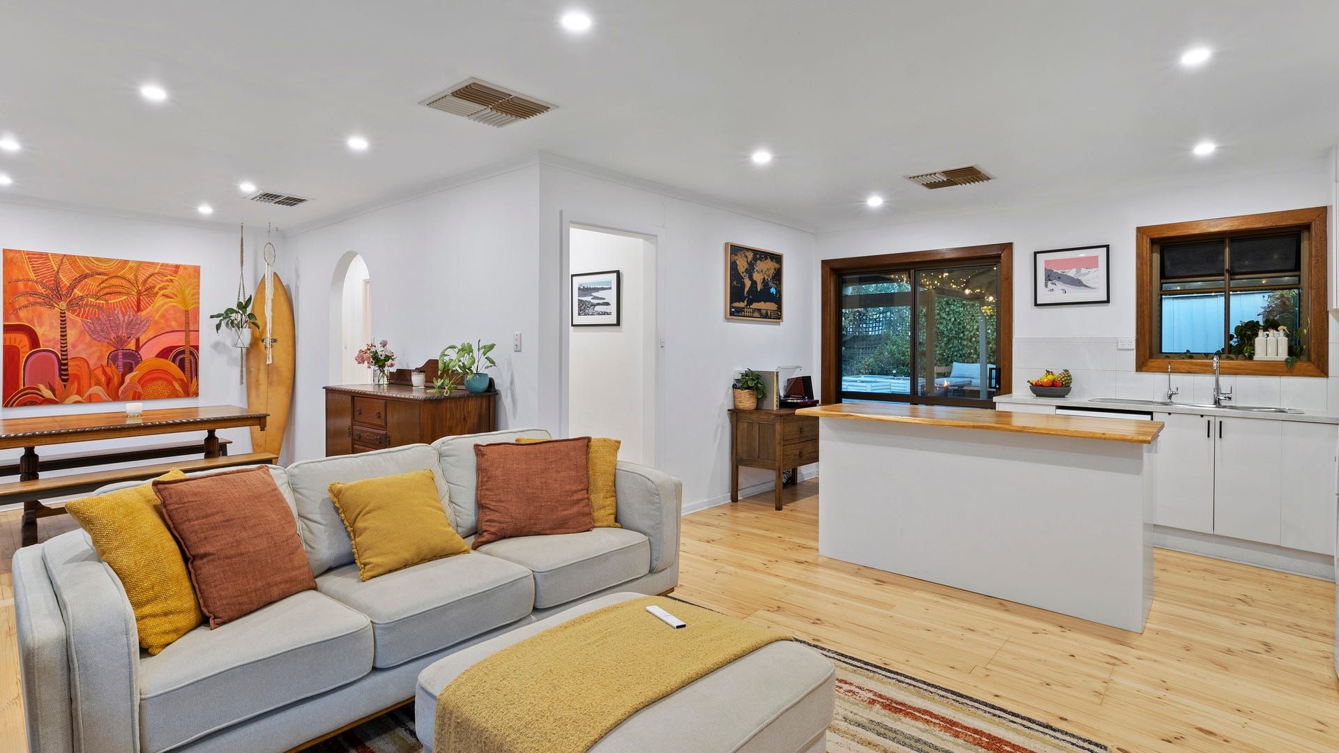 6 Naomi Avenue — photo 7 of 20