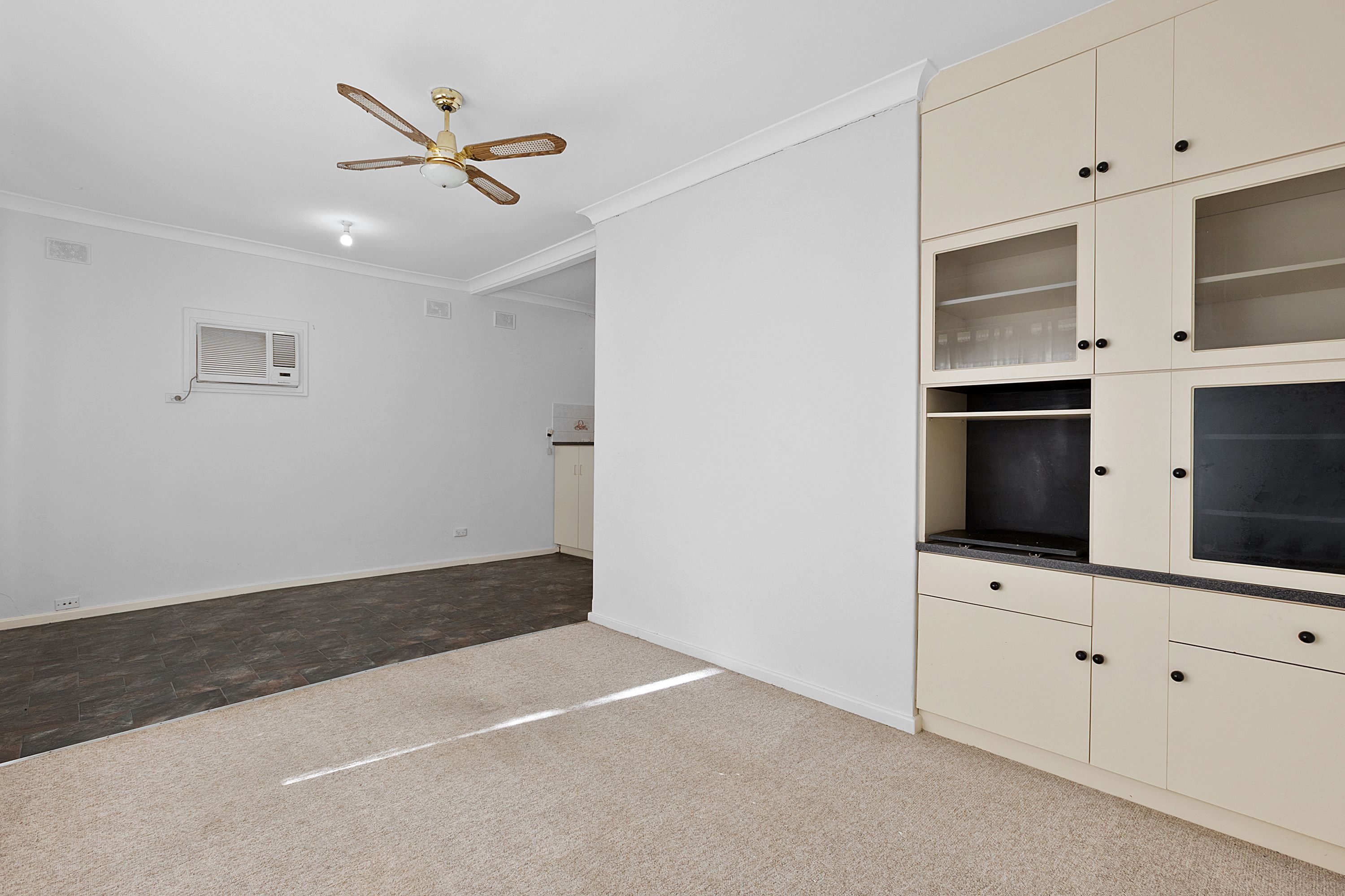 1 Knowles Road — photo 3 of 10