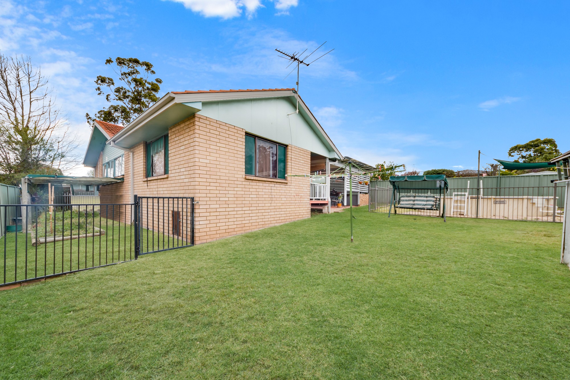 9 Warrina Road, Bradbury, NSW 2560