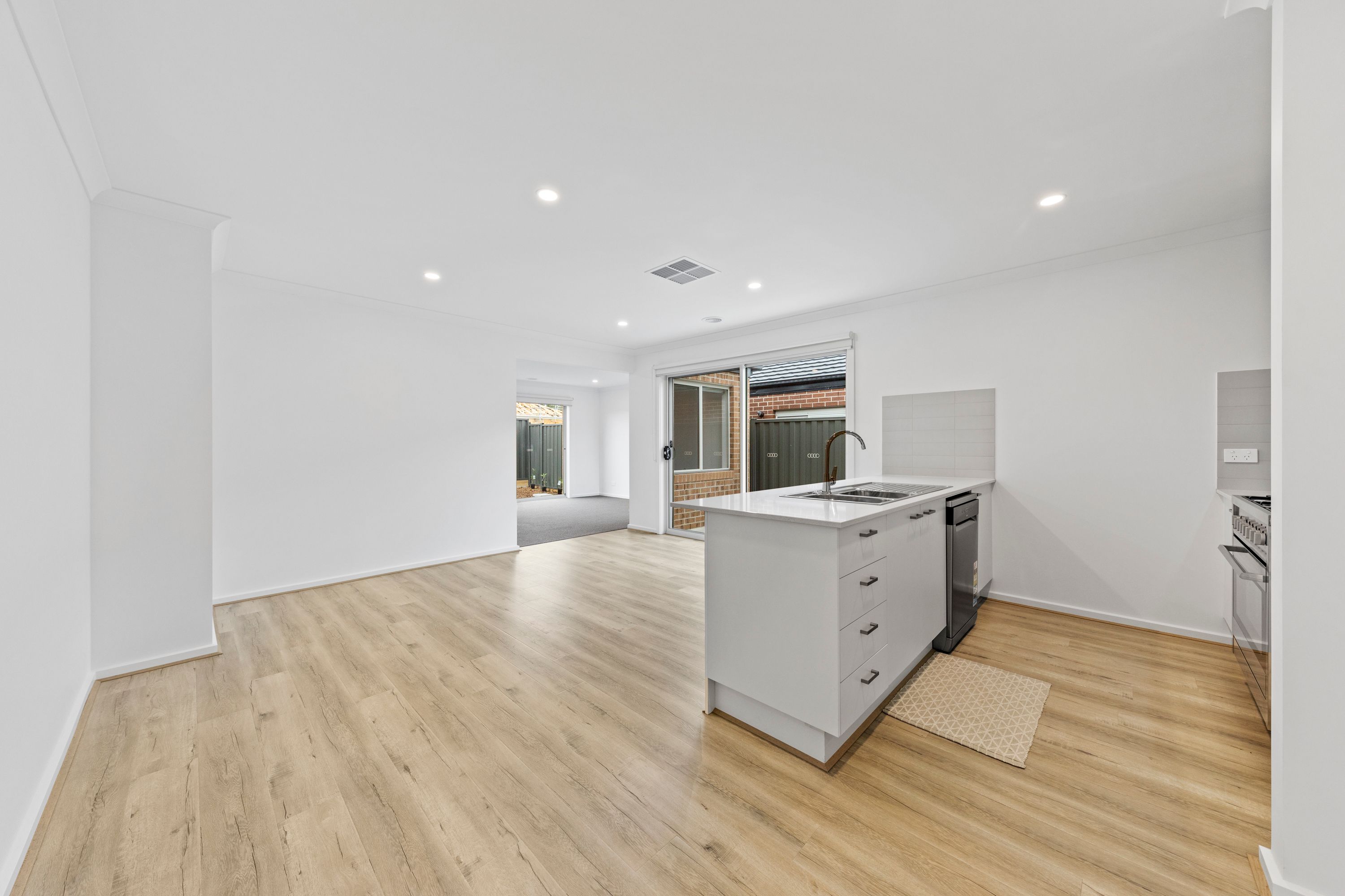 10 Silverstar Street, Pakenham, VIC 3810