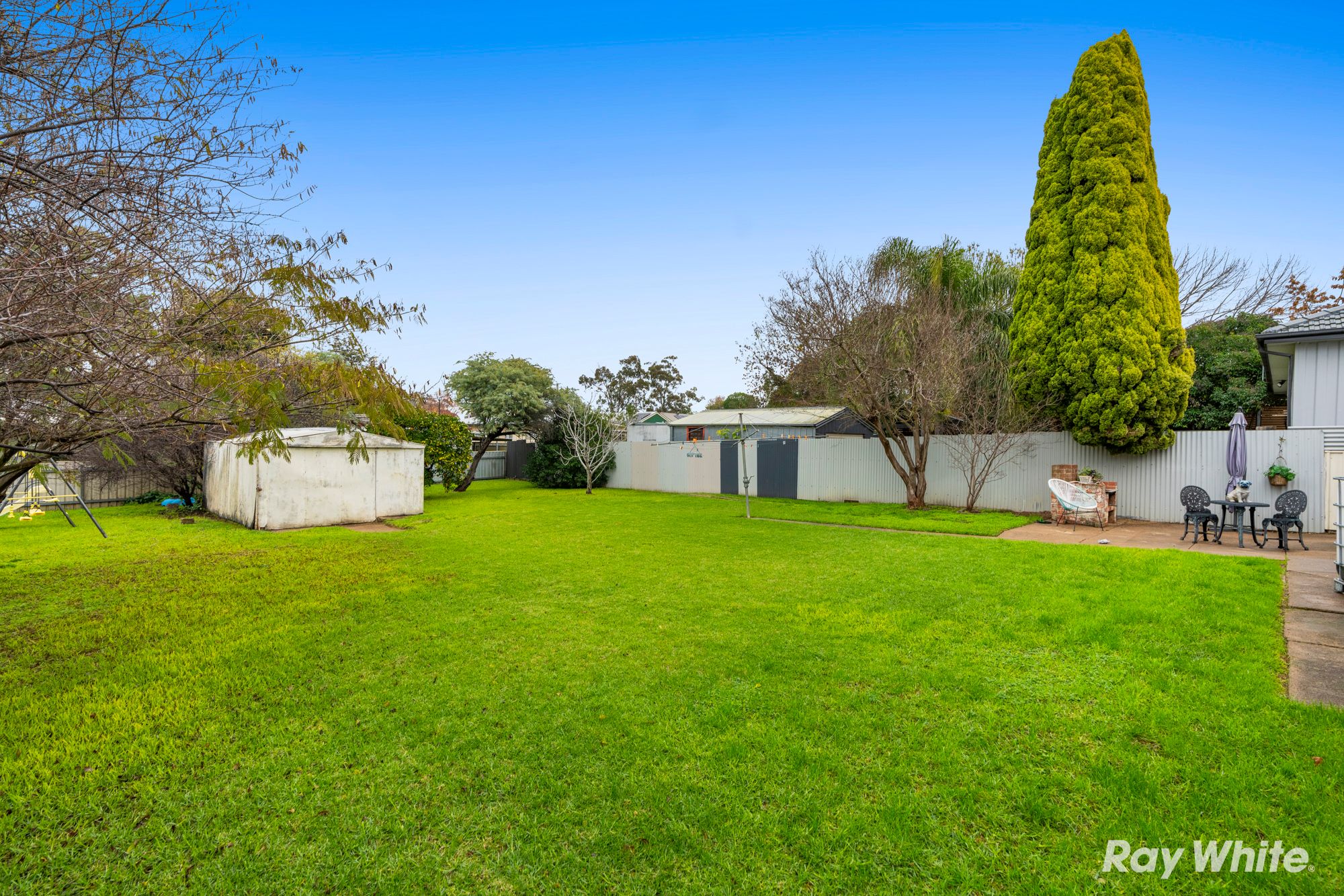 86 Tichborne Crescent — photo 10 of 12