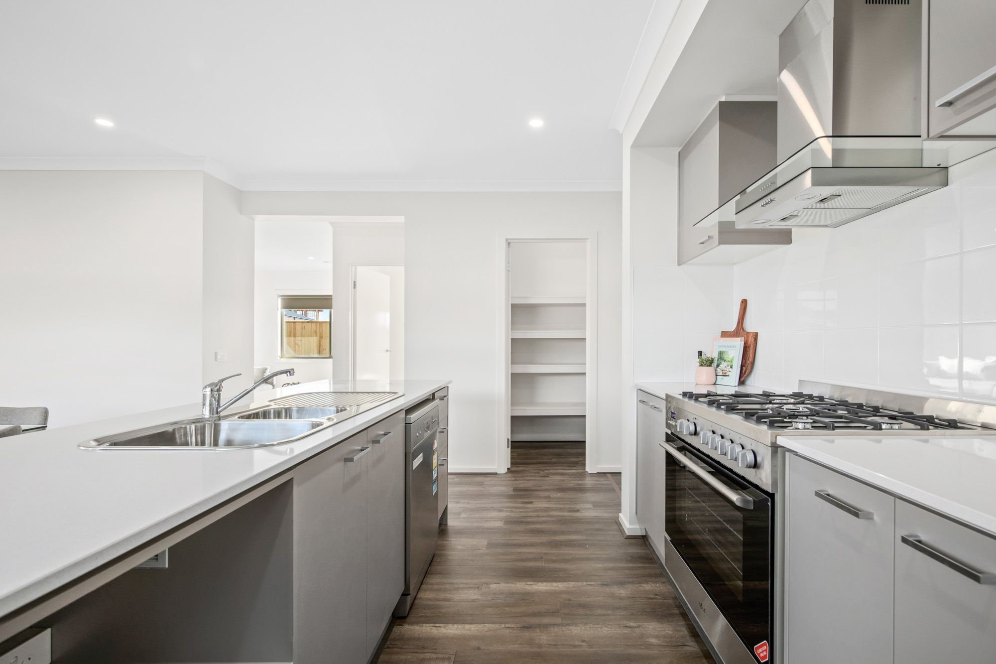 15 Cassata Road, MANOR LAKES, VIC 3024