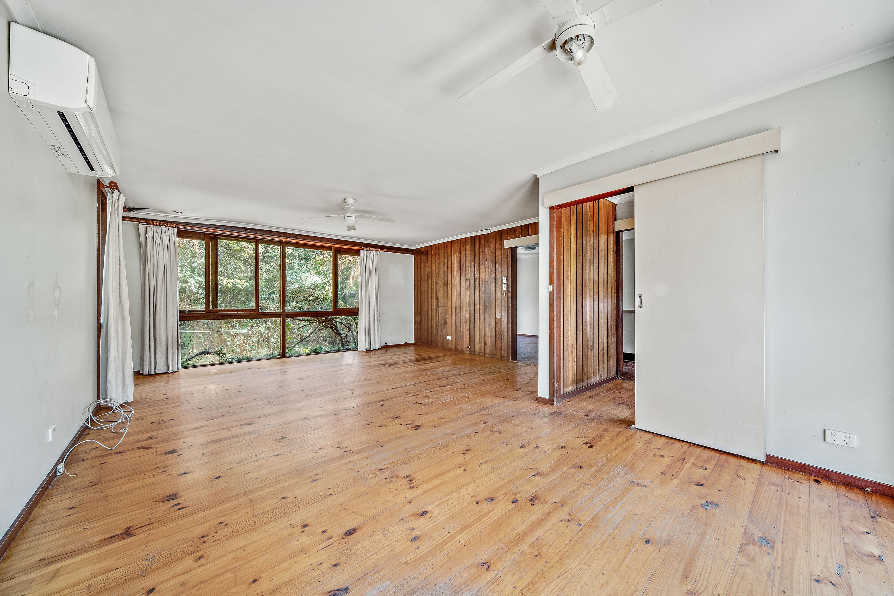 8 Dixon Drive, Holder, ACT 2611