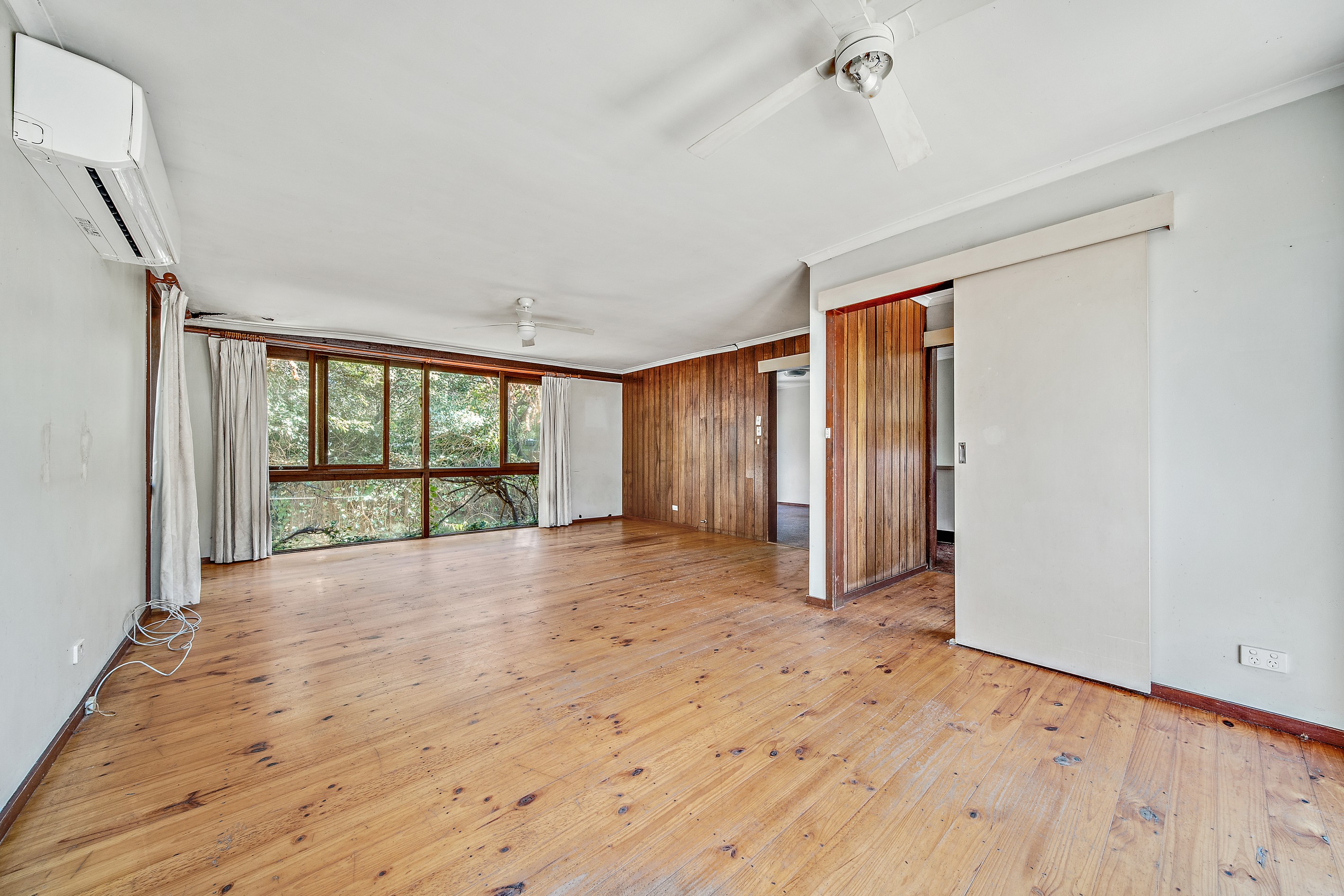 8 Dixon Drive, Holder, ACT 2611