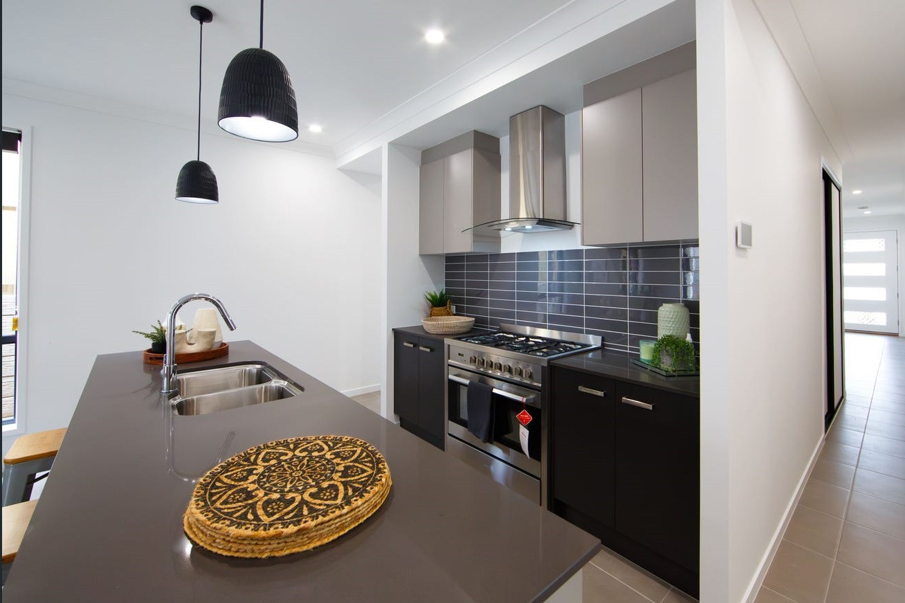 43 Geoff Wolter Drive, Molendinar, QLD 4214