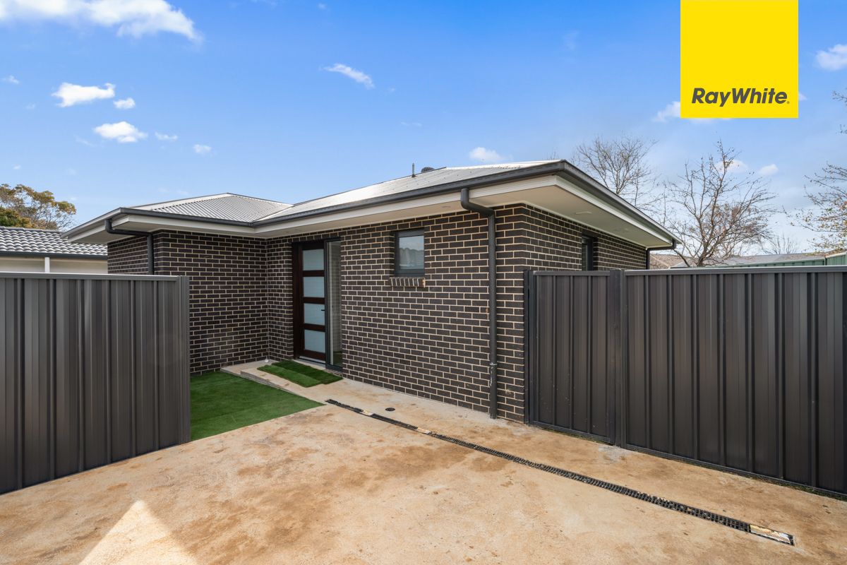 35A Thornhill Crescent — photo 12 of 12