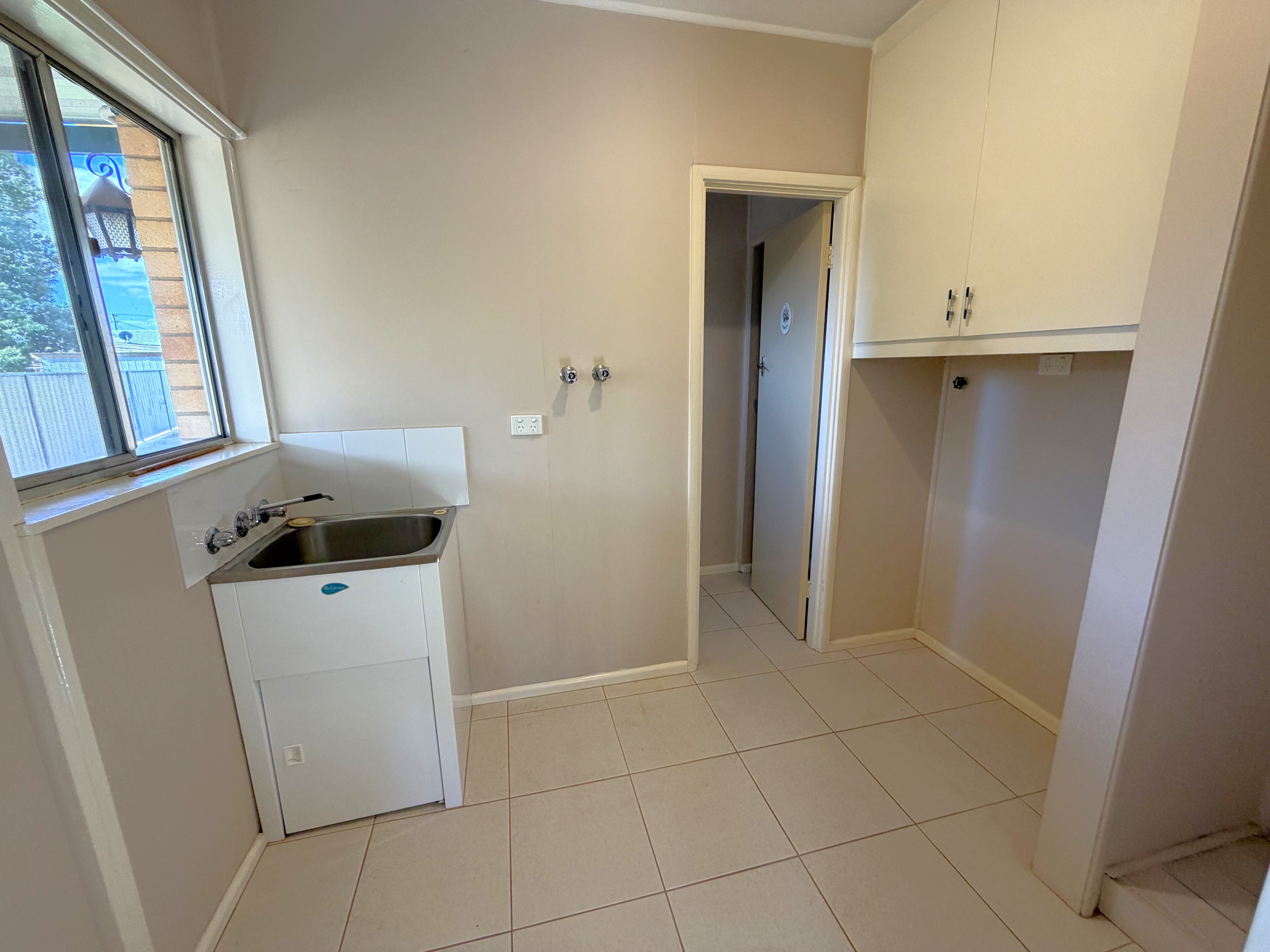 425 Wilkinson Street — photo 8 of 11