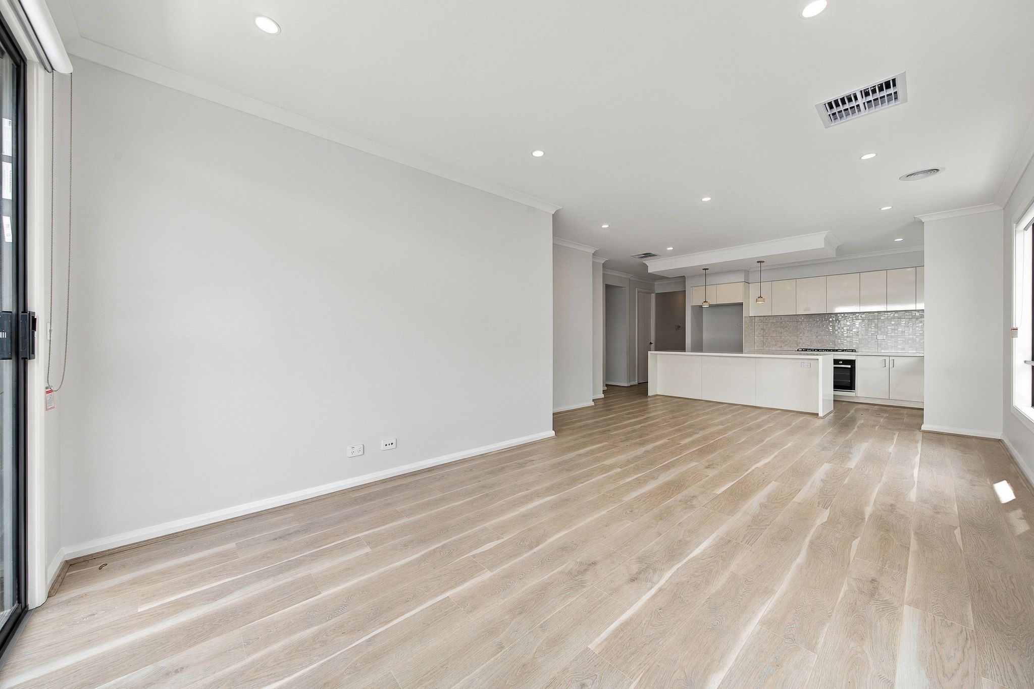 99 Goldfields Boulevard — photo 4 of 13