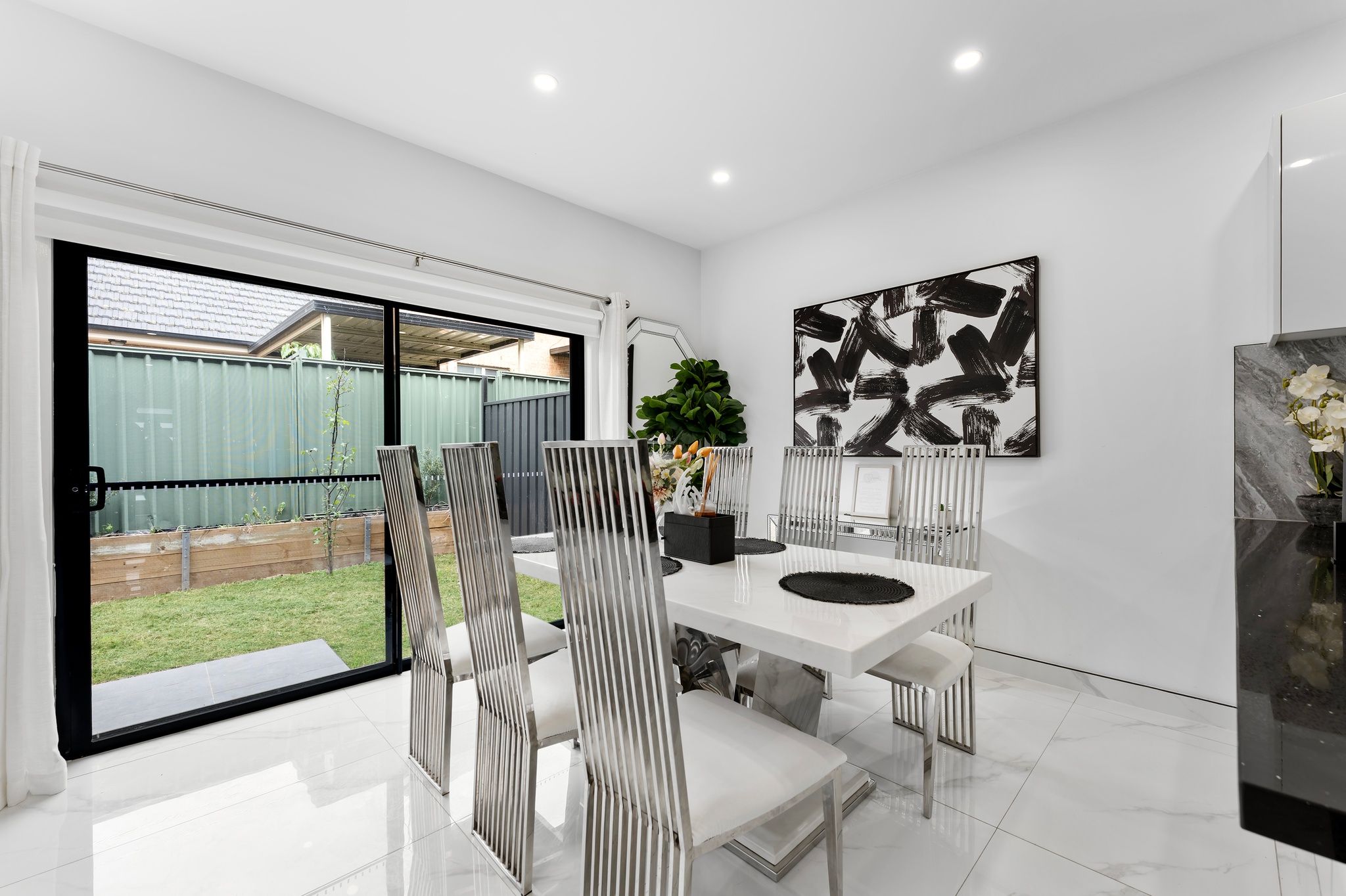 8/104 Glossop Street — photo 4 of 20