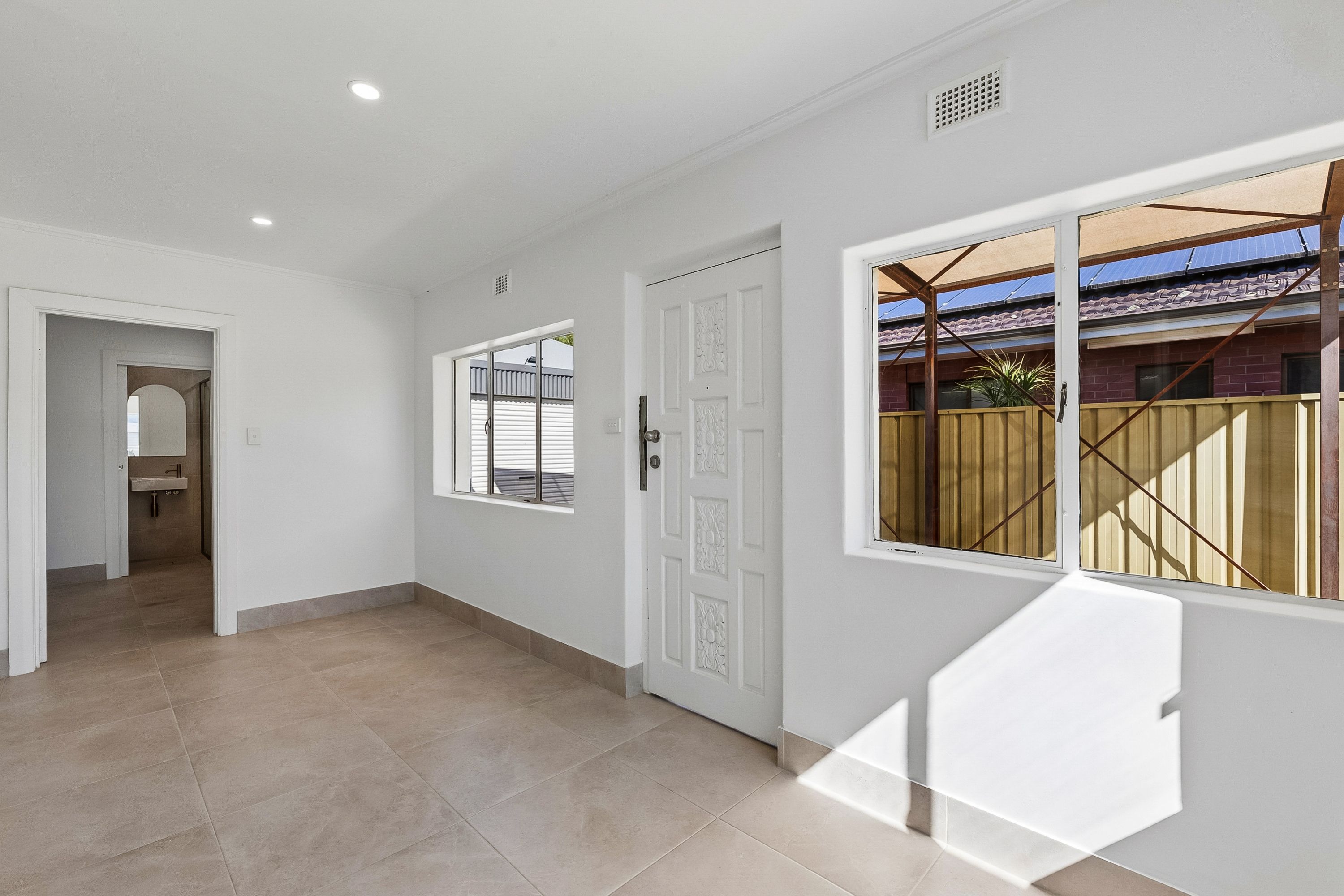 11 Buchan Street — photo 6 of 12