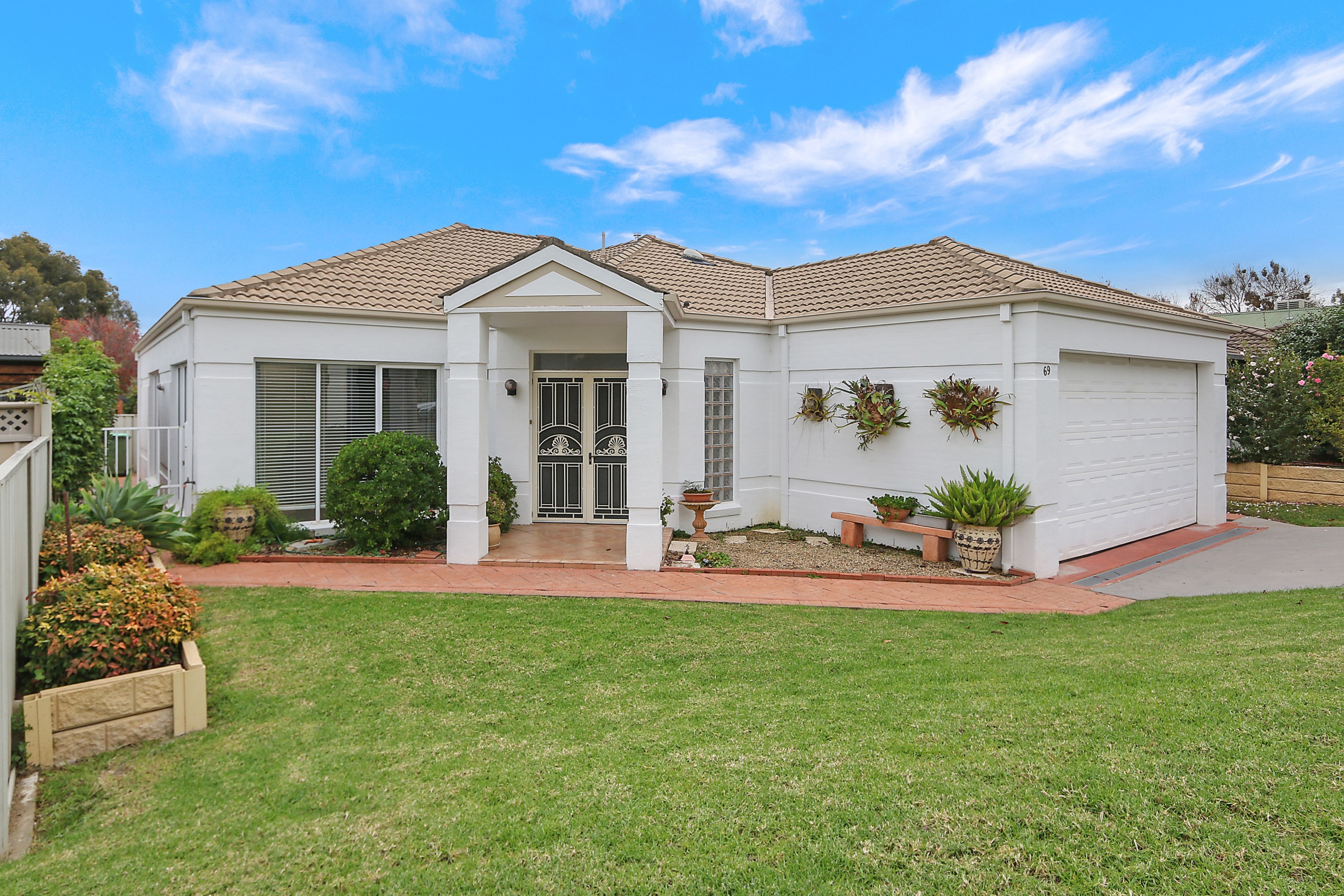 69 Southernview Drive, West Albury, NSW 2640