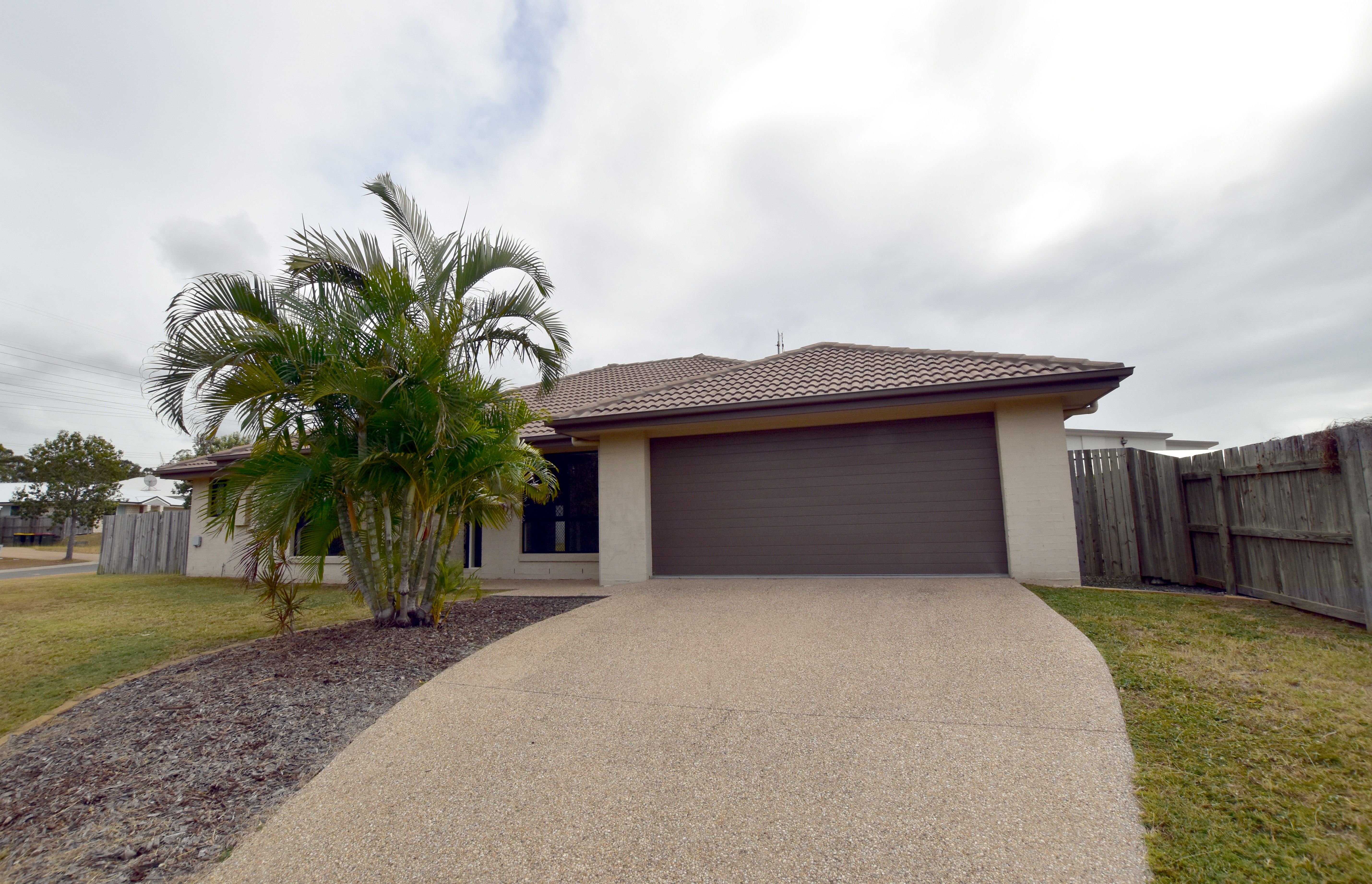43 Briffney Street, Kirkwood, QLD 4680