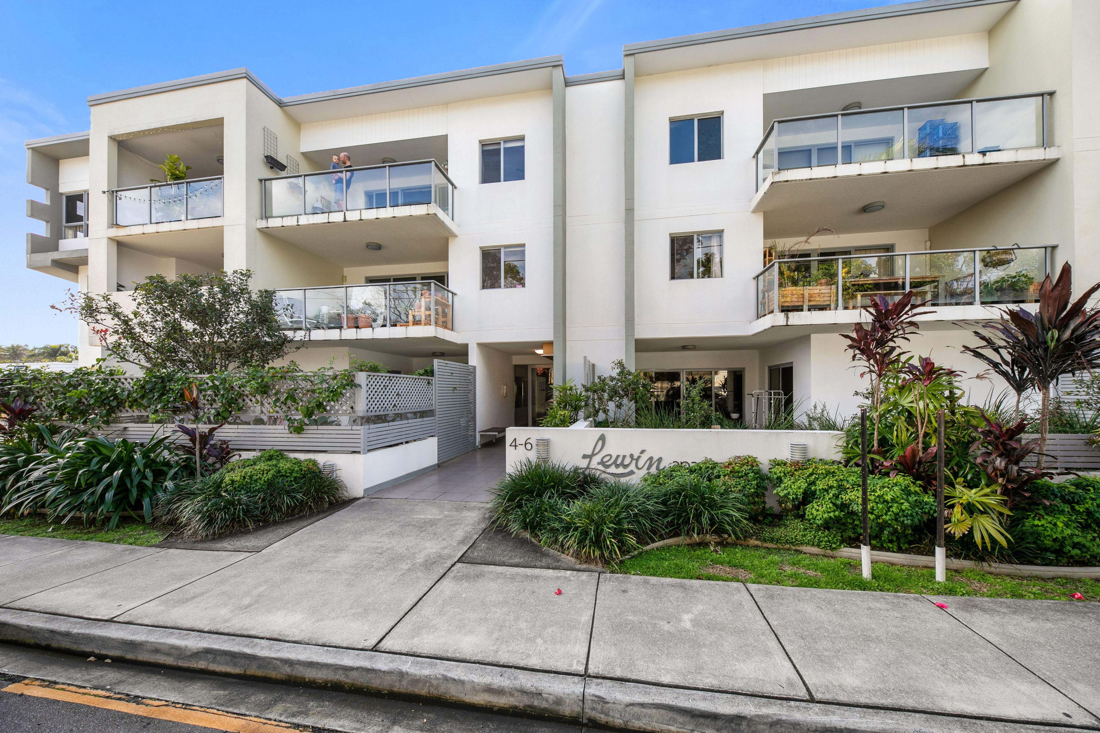 6 Lockhart Street, Woolloongabba QLD 4102