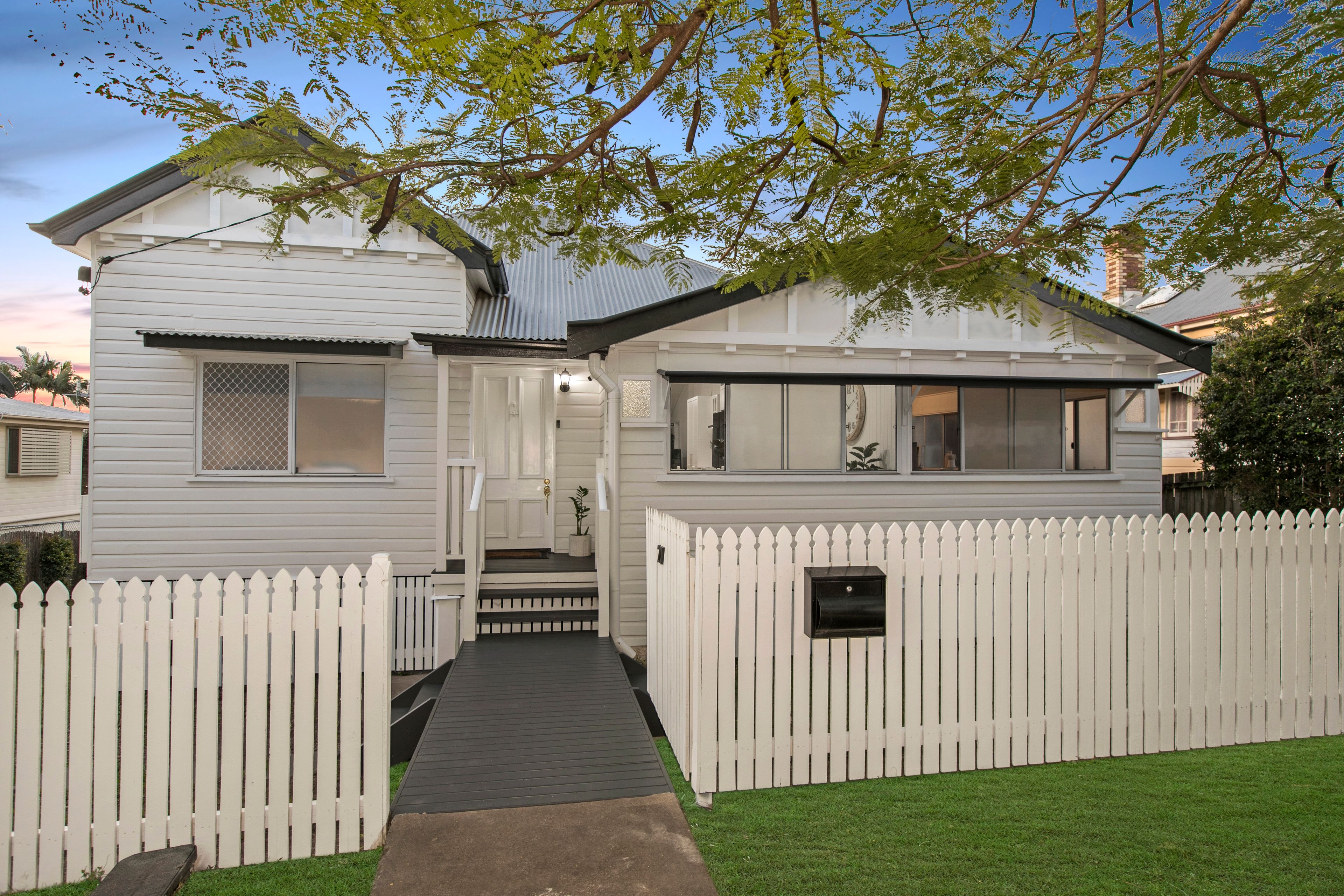 27 Adamson Street, Wooloowin QLD 4030