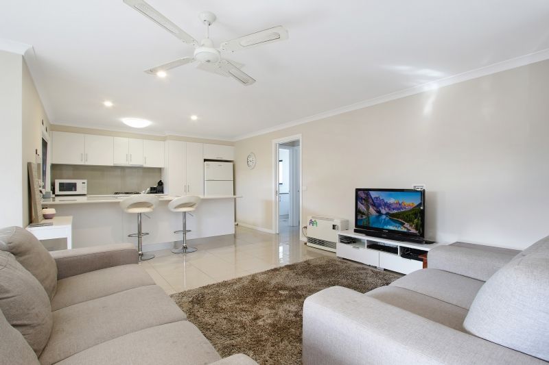 2/560 Hague Street, Lavington, NSW 2641