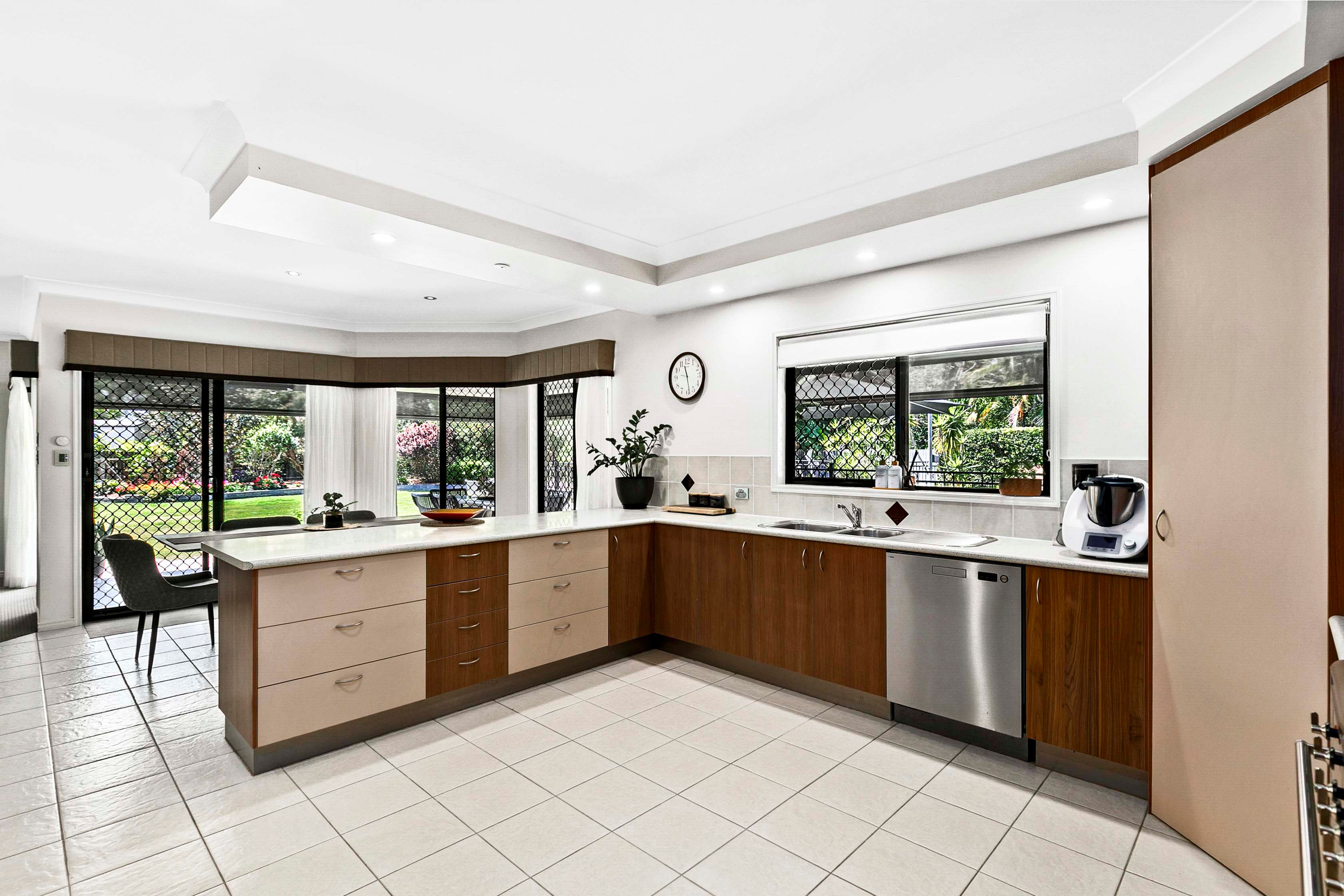 6 Norfolk Court — photo 12 of 30