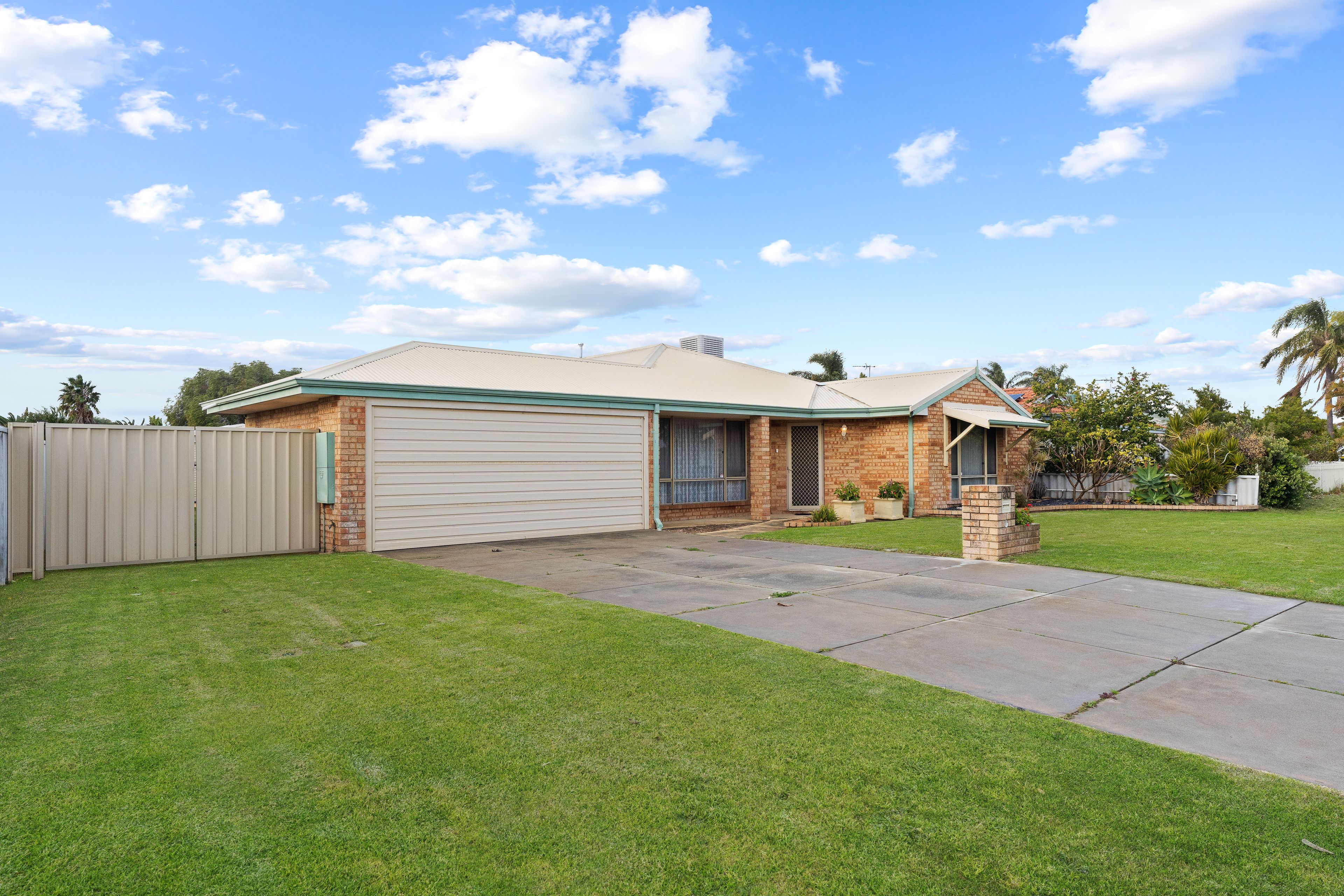 20 Fairview Drive, Waikiki, WA 6169