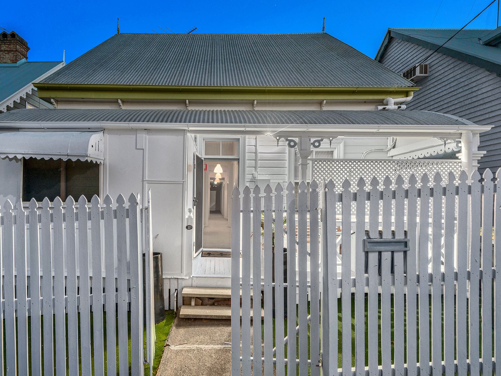 11 Thornbury Street, Spring Hill, QLD 4000
