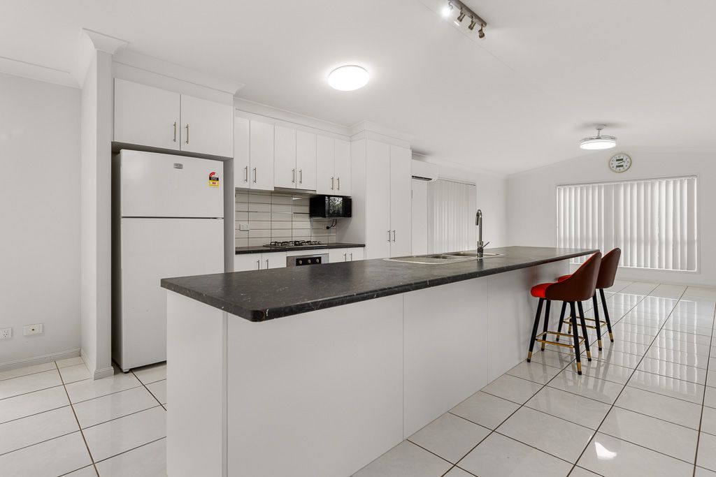 19 Hedley Drive, Woolmar, QLD 4515